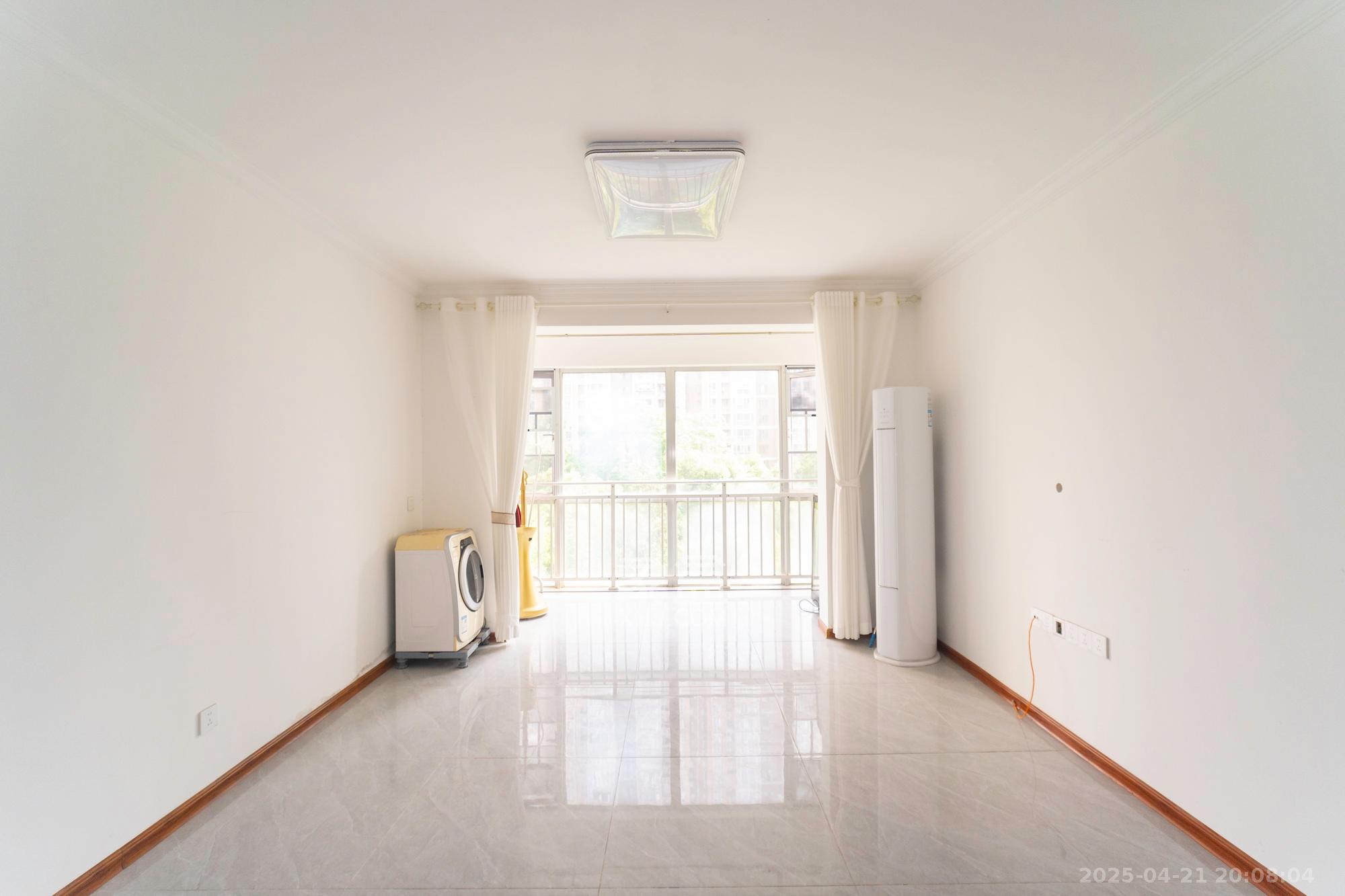 恒广国际景园一二区  1室2厅1卫    60.0万 恒广国际景园一二区  1室2厅1卫    60.0万客厅