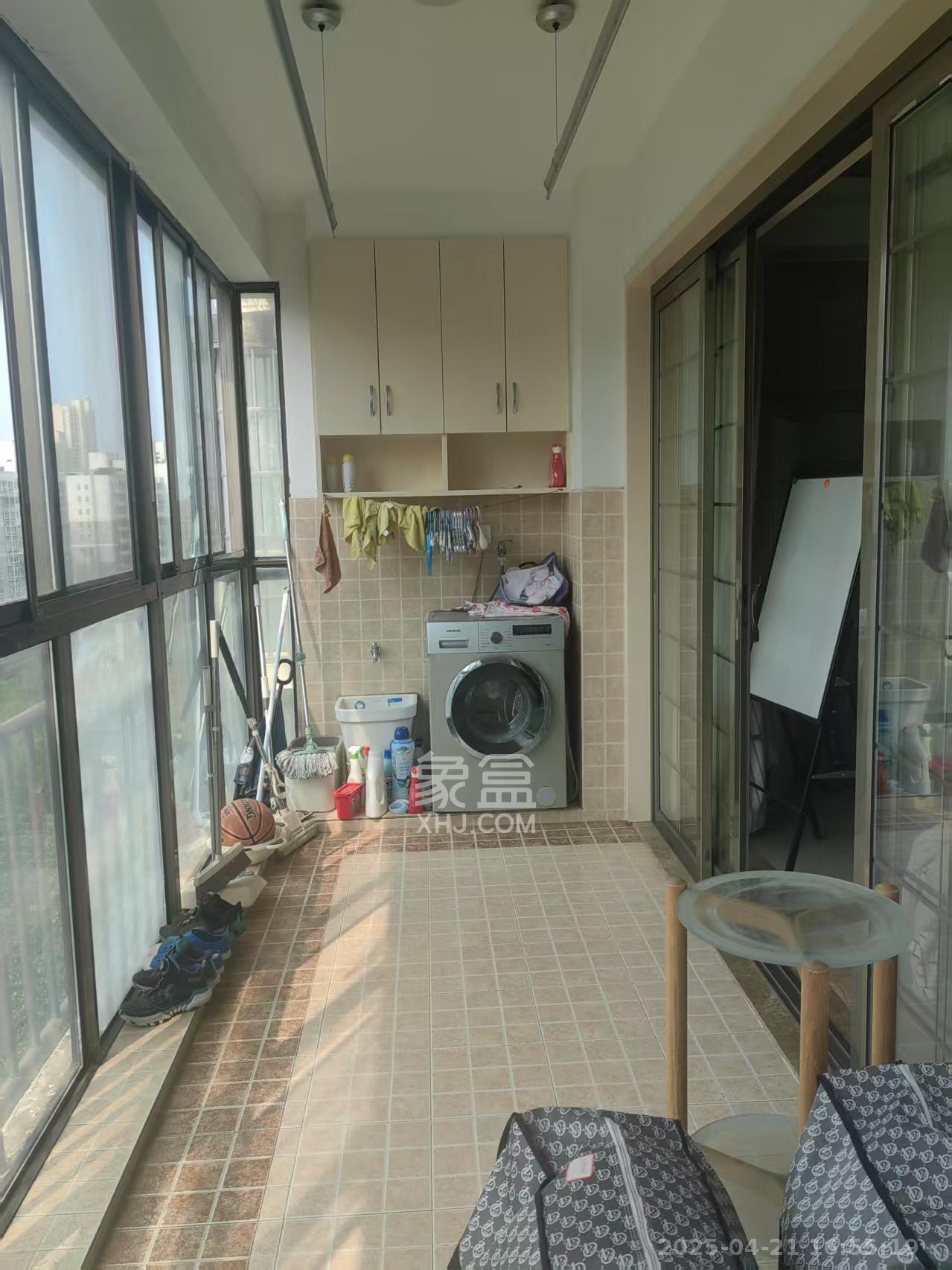 科大佳园北苑  4室2厅2卫   3600.00元/月室内图
