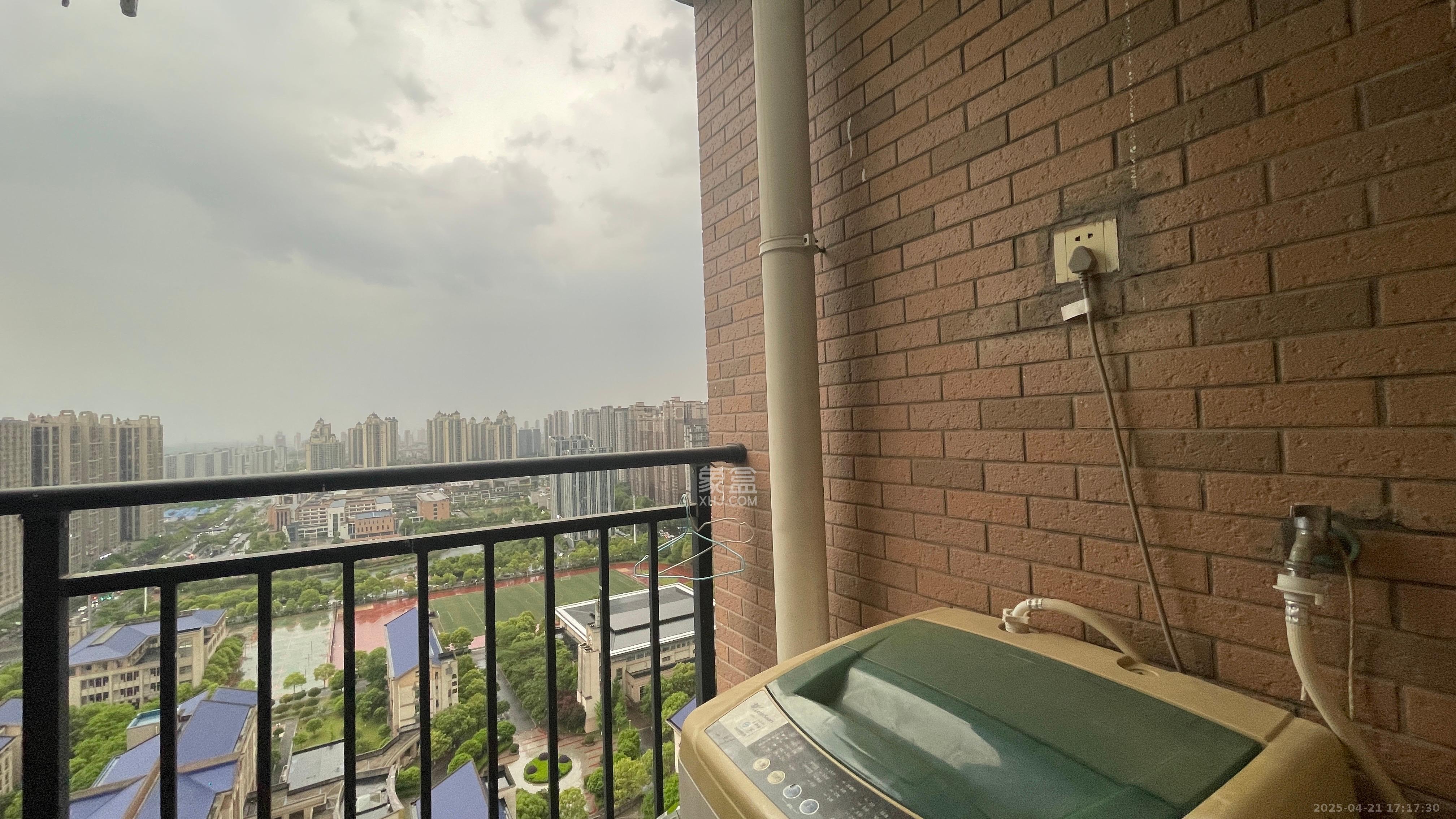 水岸世景  1室1厅1卫   1000.00元/月室内图