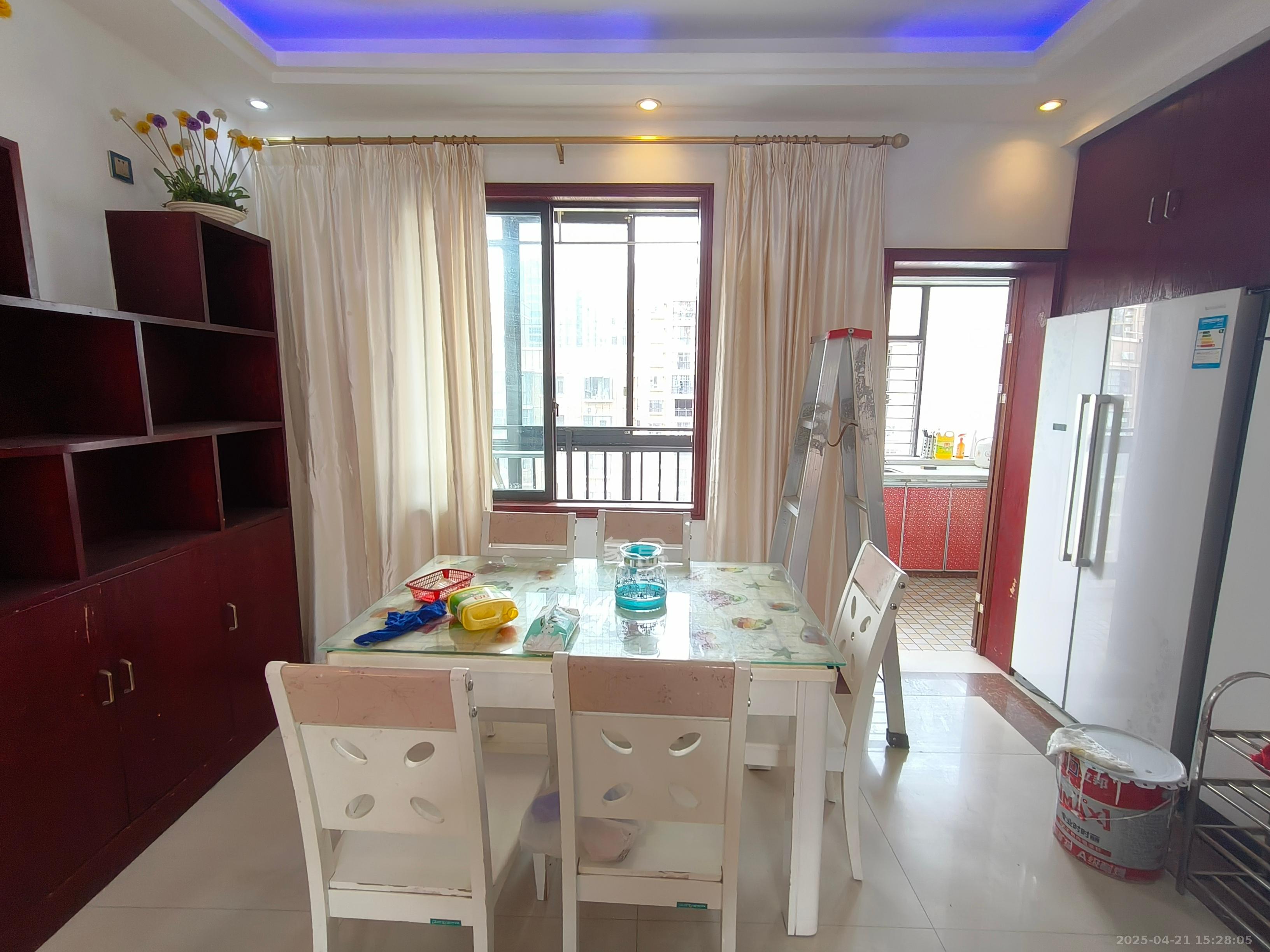 锦绣名都 4室2厅2卫 49.8万 锦绣名都 4室2厅2卫 49.8万客厅