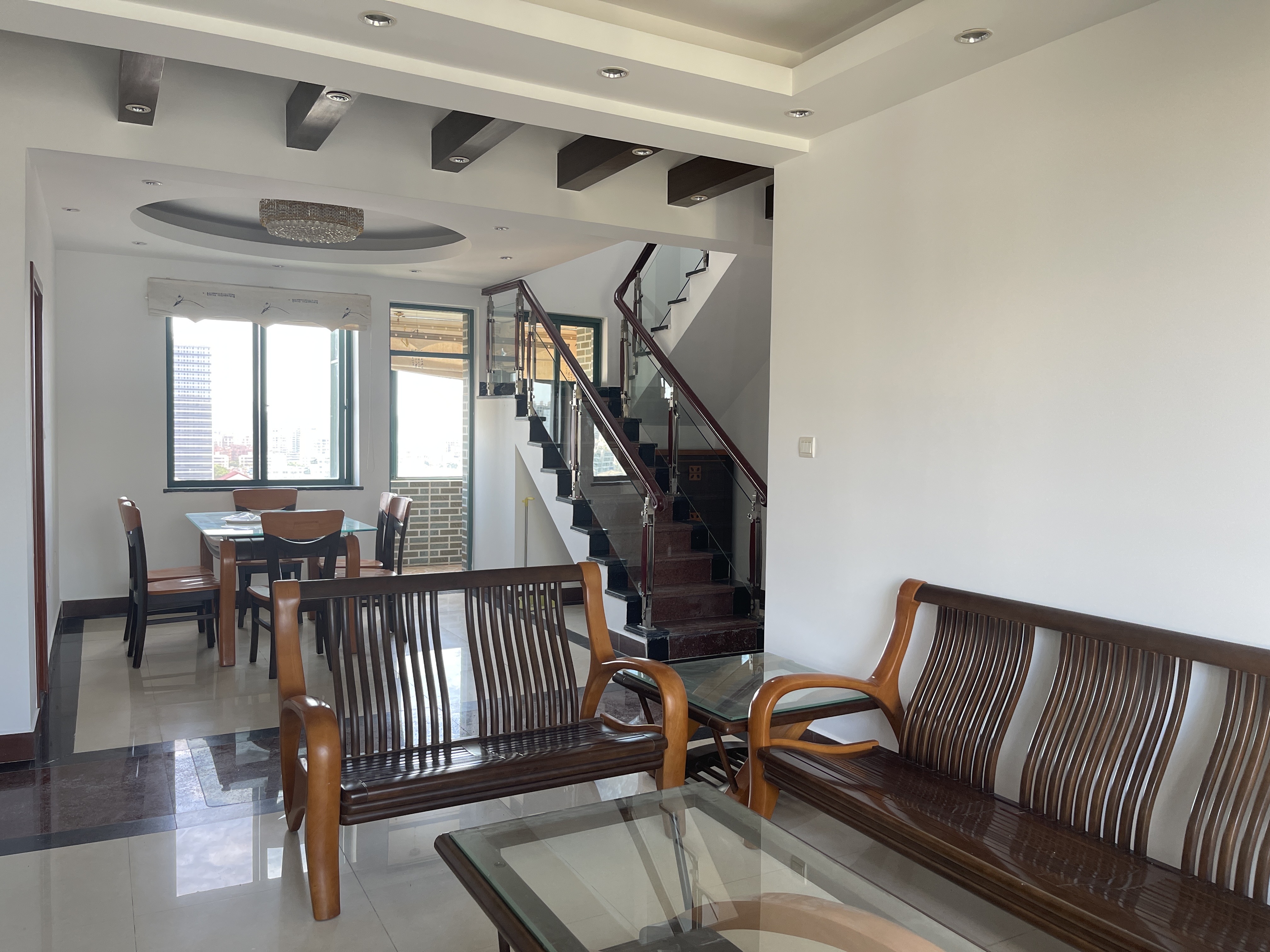 金碧雅苑 4室2厅2卫 210.0万 金碧雅苑 4室2厅2卫 210.0万客厅