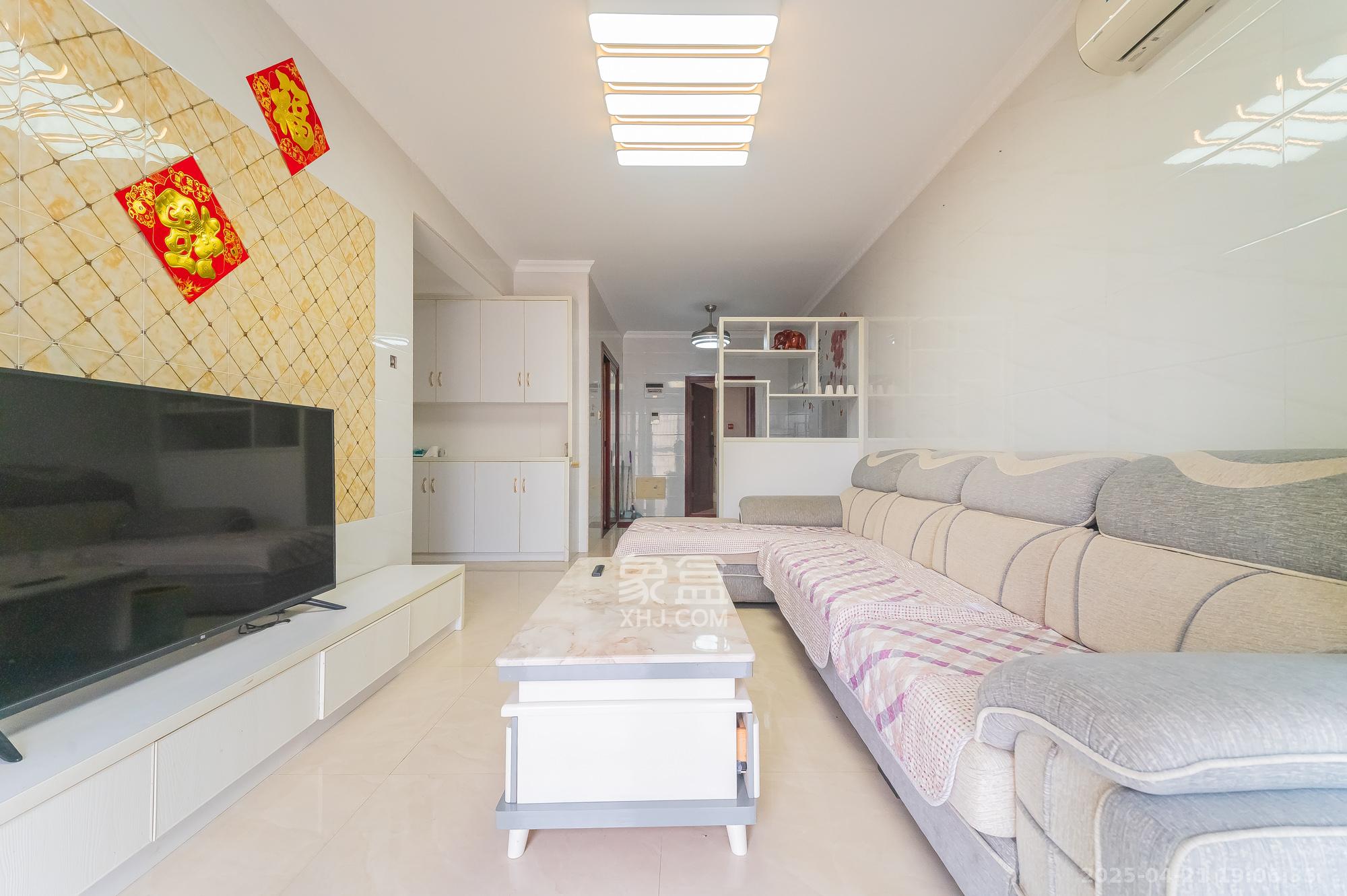 MOMA当代广场 3室2厅1卫 58.8万 MOMA当代广场 3室2厅1卫 58.8万客厅