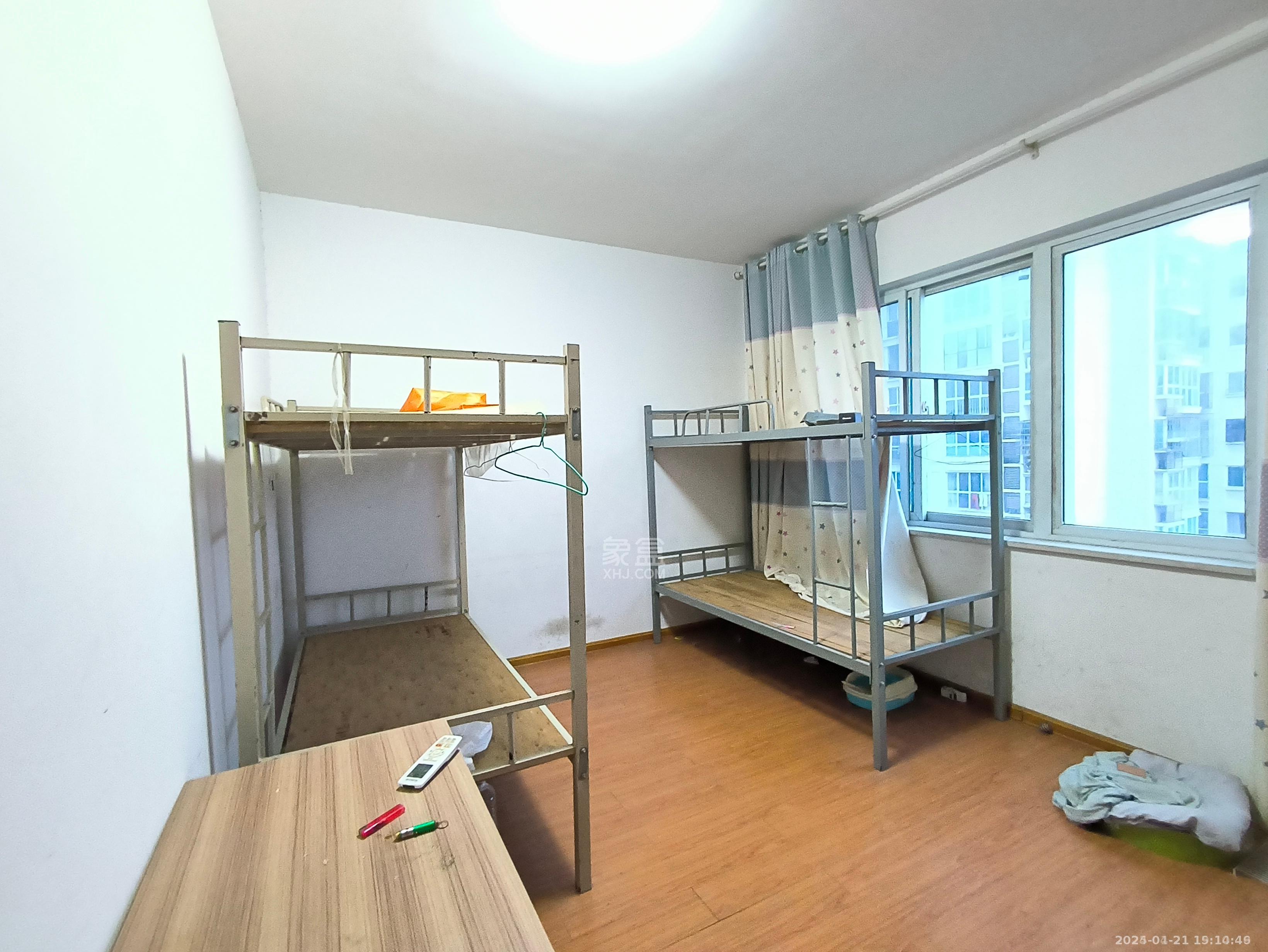 康馨佳园 4室2厅2卫 2000.0元/月 康馨佳园 4室2厅2卫 2000.0元/月室内图