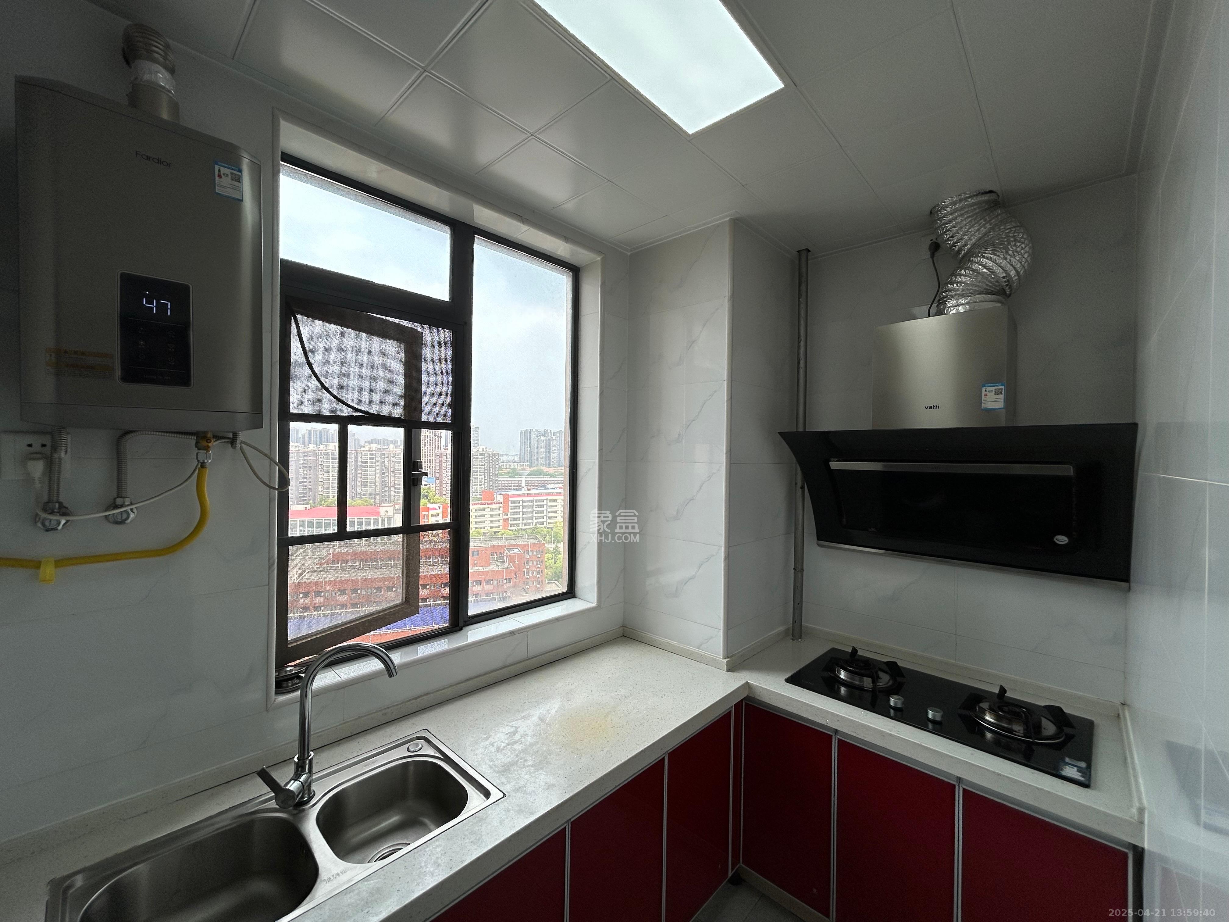 月亮湾草莓街区一、二期 1室2厅1卫 1900.0元/月 月亮湾草莓街区一、二期 1室2厅1卫 1900.0元/月室内图