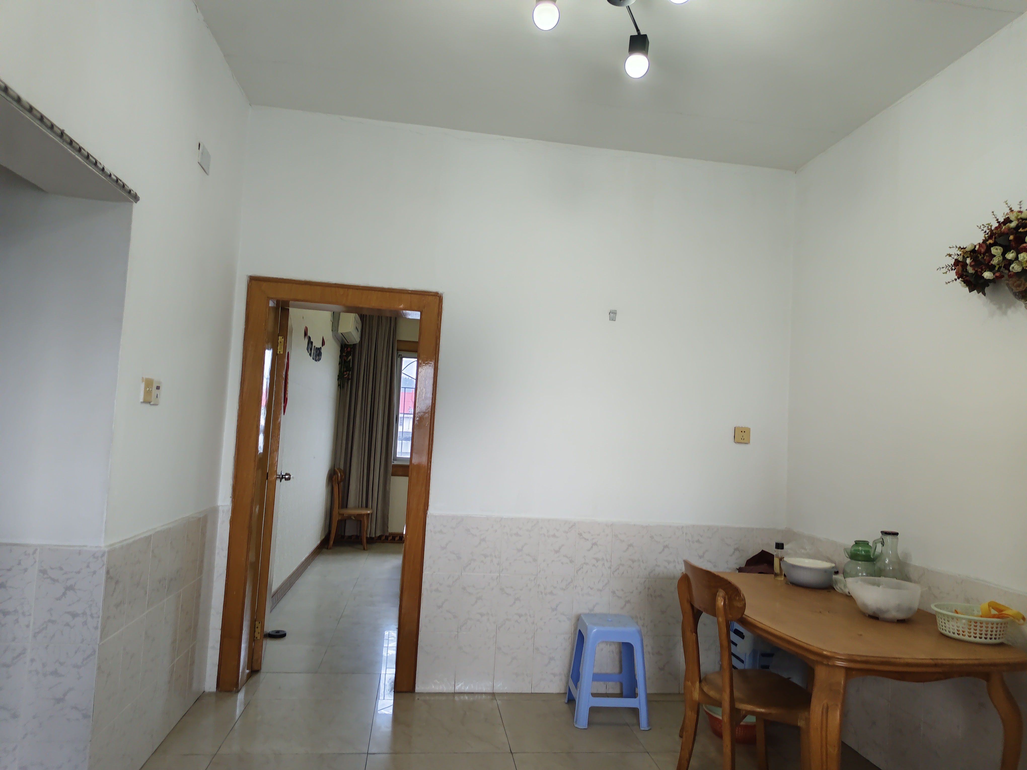 老林业局家属楼 3室2厅1卫 42.0万 老林业局家属楼 3室2厅1卫 42.0万客厅