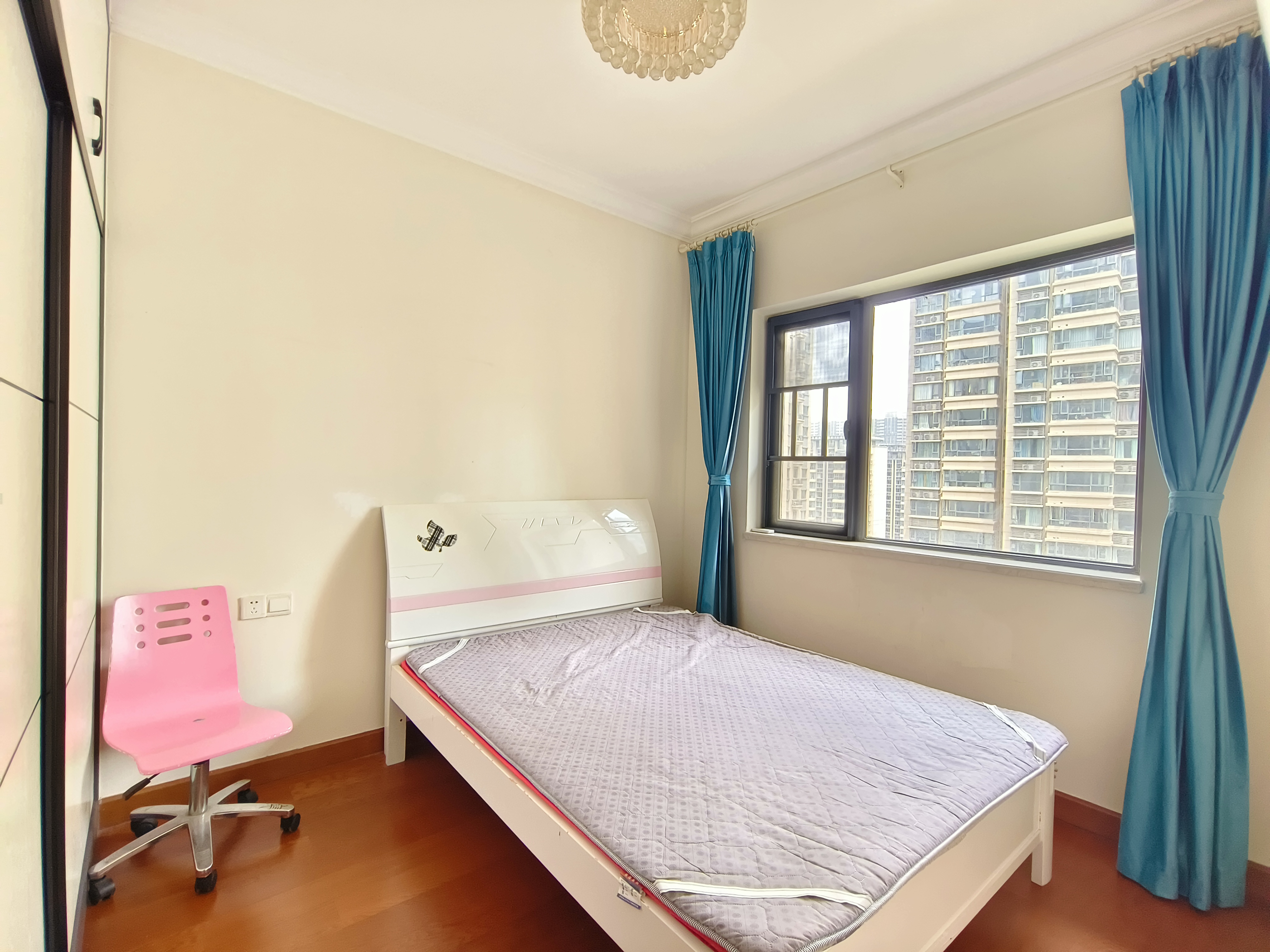 恒大华府 3室2厅2卫 1700.0元/月 恒大华府 3室2厅2卫 1700.0元/月室内图