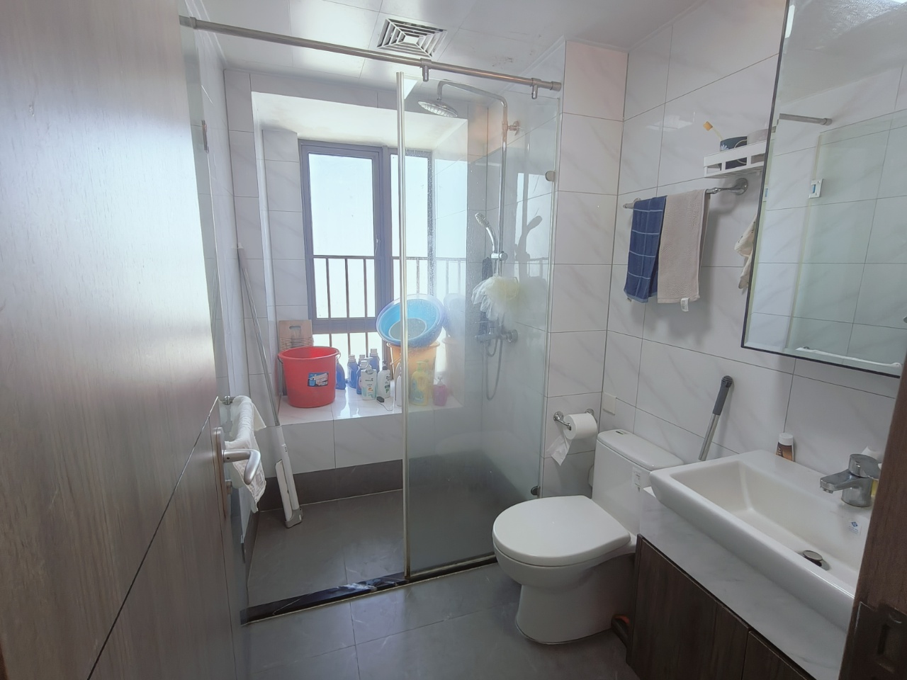 华侨城曦海岸1期 1室0厅0卫 159.9万 华侨城曦海岸1期 1室0厅0卫 159.9万客厅