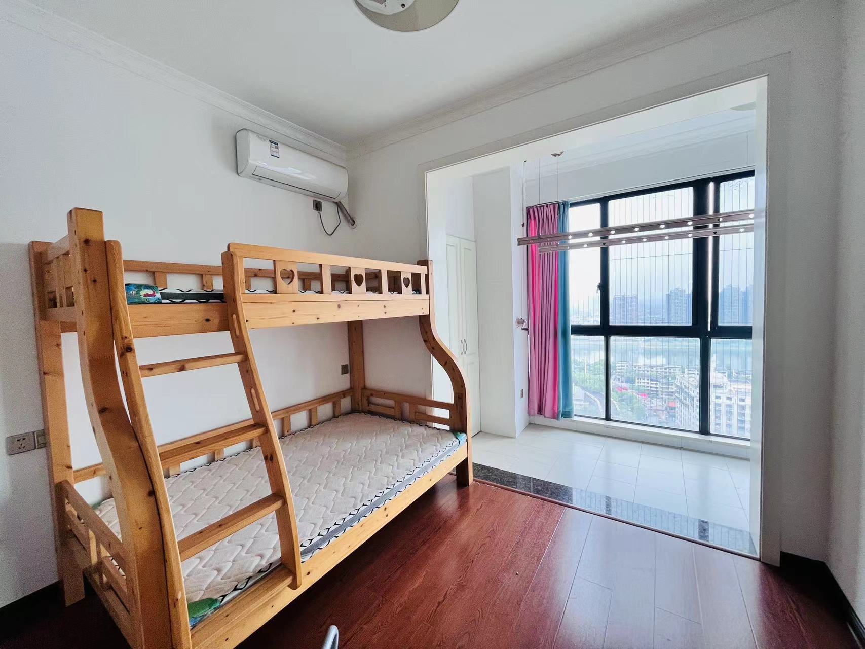 新都汇 2室2厅1卫 1300.0元/月 新都汇 2室2厅1卫 1300.0元/月室内图