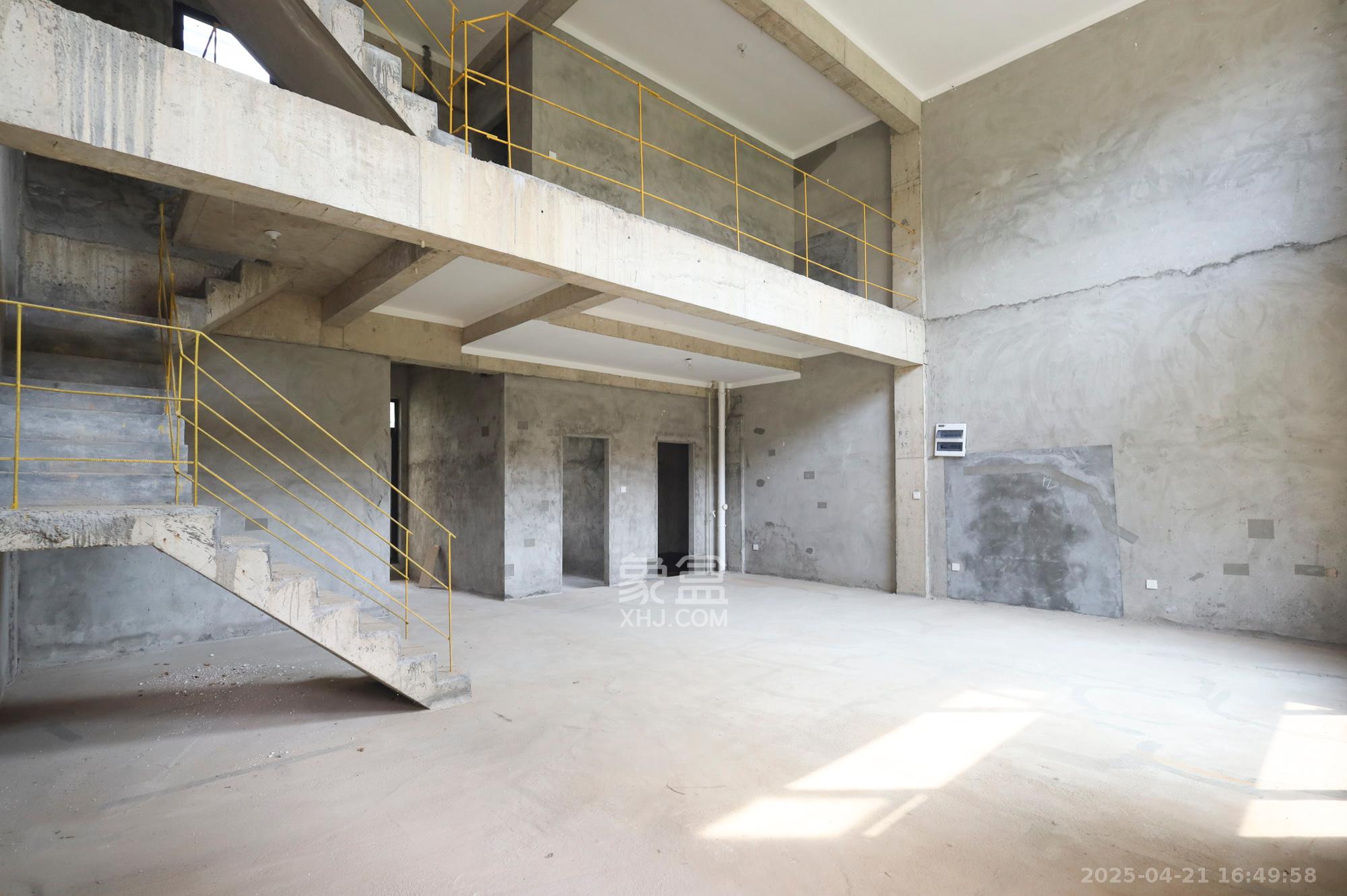 恒基旭辉湖山赋  5室2厅4卫    335.0万 恒基旭辉湖山赋  5室2厅4卫    335.0万