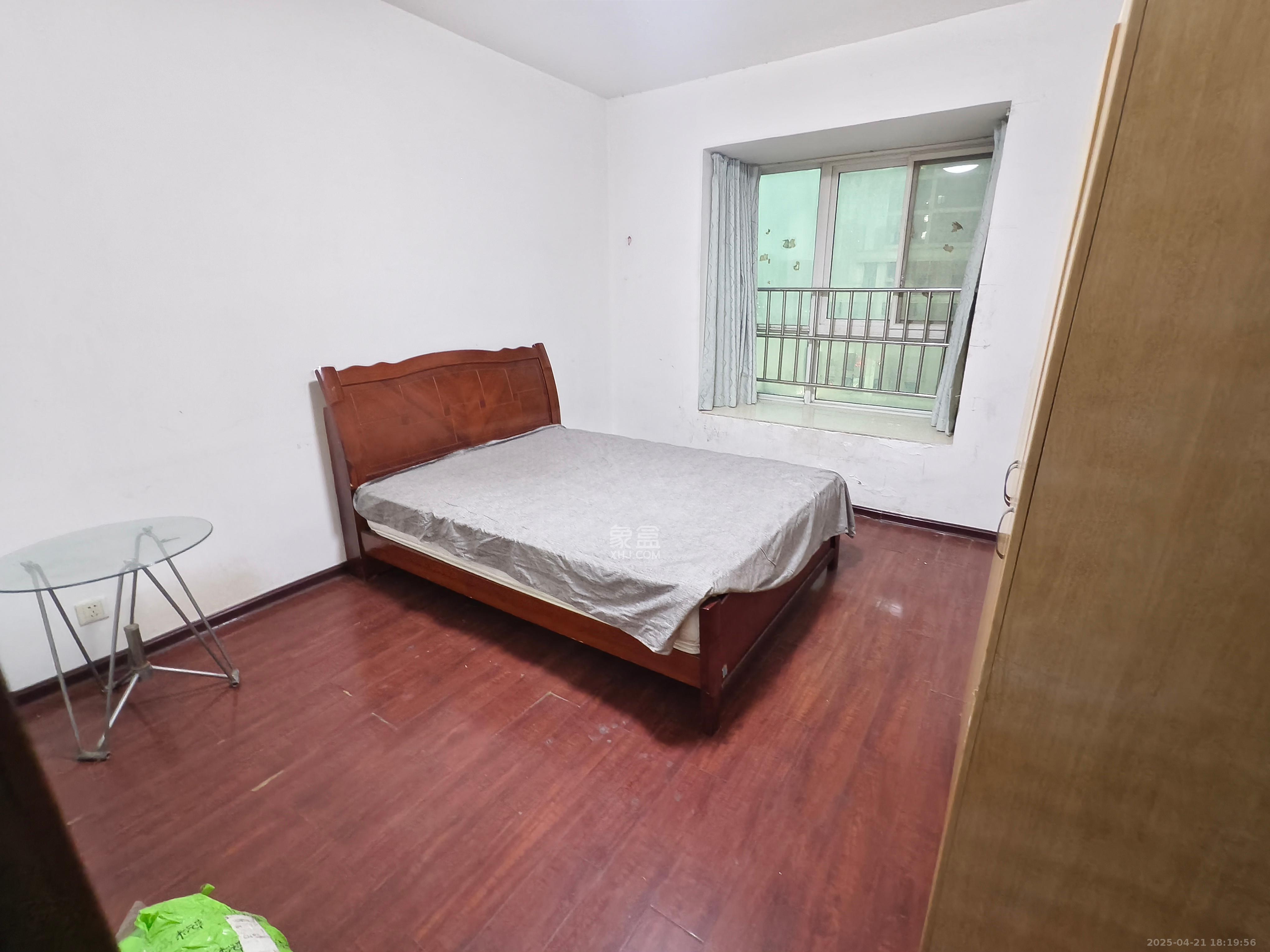 都江新城(都江新苑) 3室2厅2卫 2400.0元/月 都江新城(都江新苑) 3室2厅2卫 2400.0元/月室内图