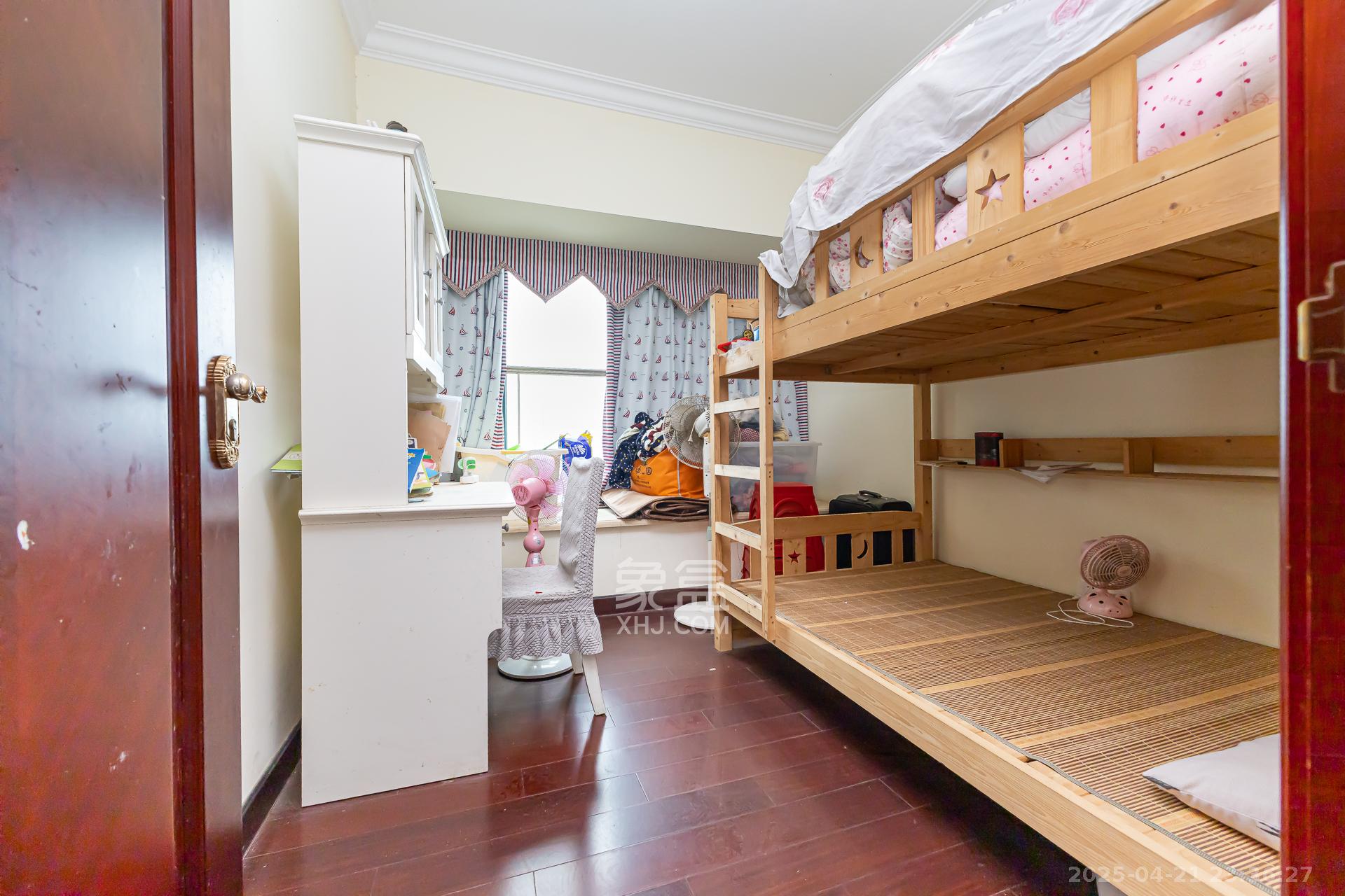 恒大名都 3室2厅1卫 65.0万 恒大名都 3室2厅1卫 65.0万卧室