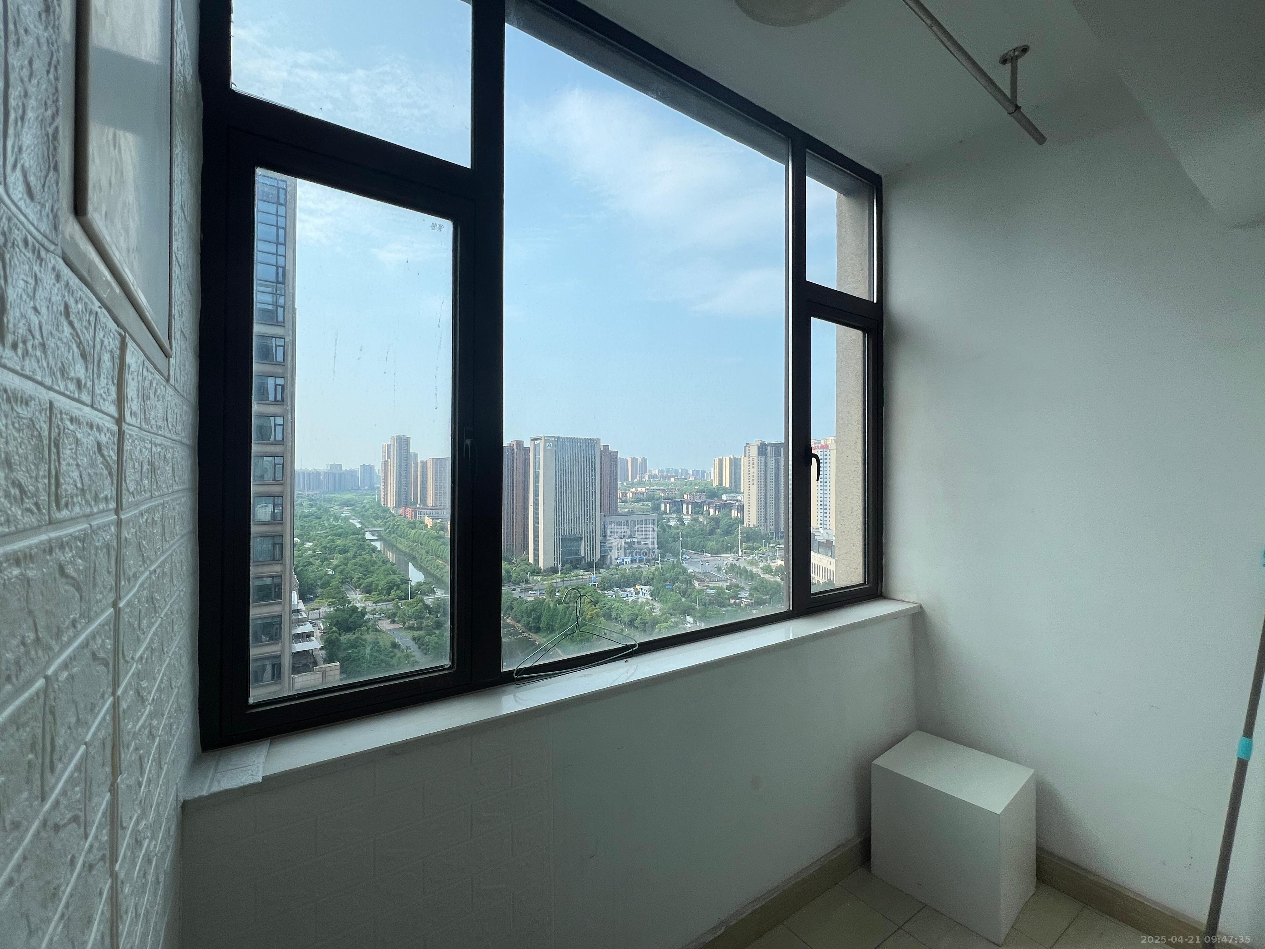 喜盈门范城 1室1厅1卫 2200.0元/月 喜盈门范城 1室1厅1卫 2200.0元/月室内图