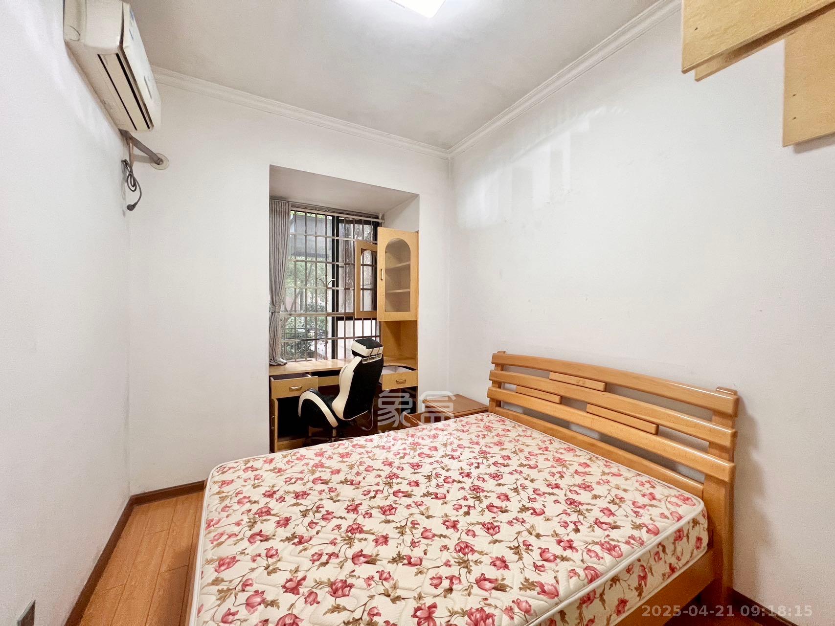 保利麓谷林语A区  4室2厅1卫    2500.0元/月 保利麓谷林语A区  4室2厅1卫    2500.0元/月室内图