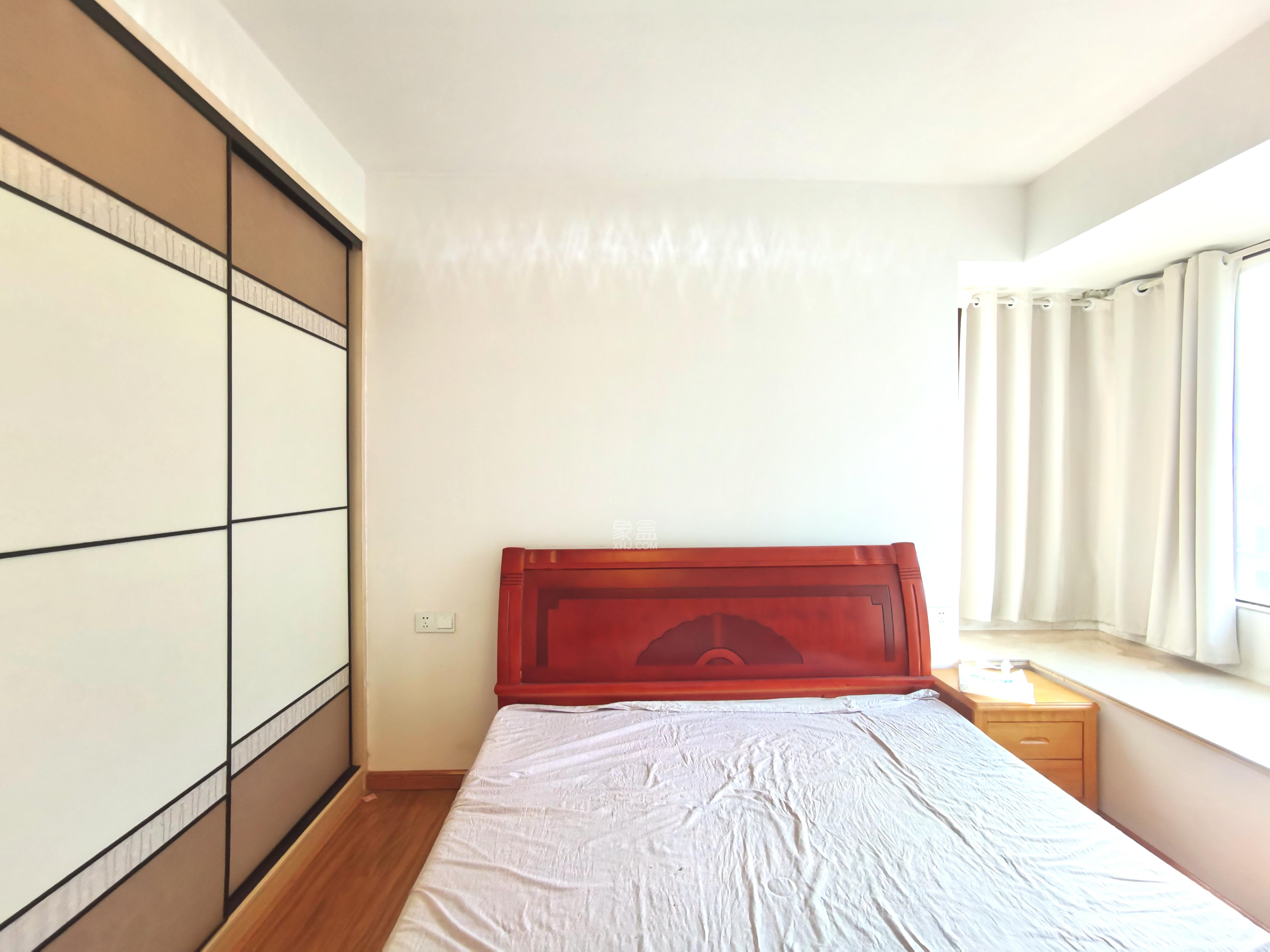 山语城三期  3室2厅1卫   1800.00元/月室内图
