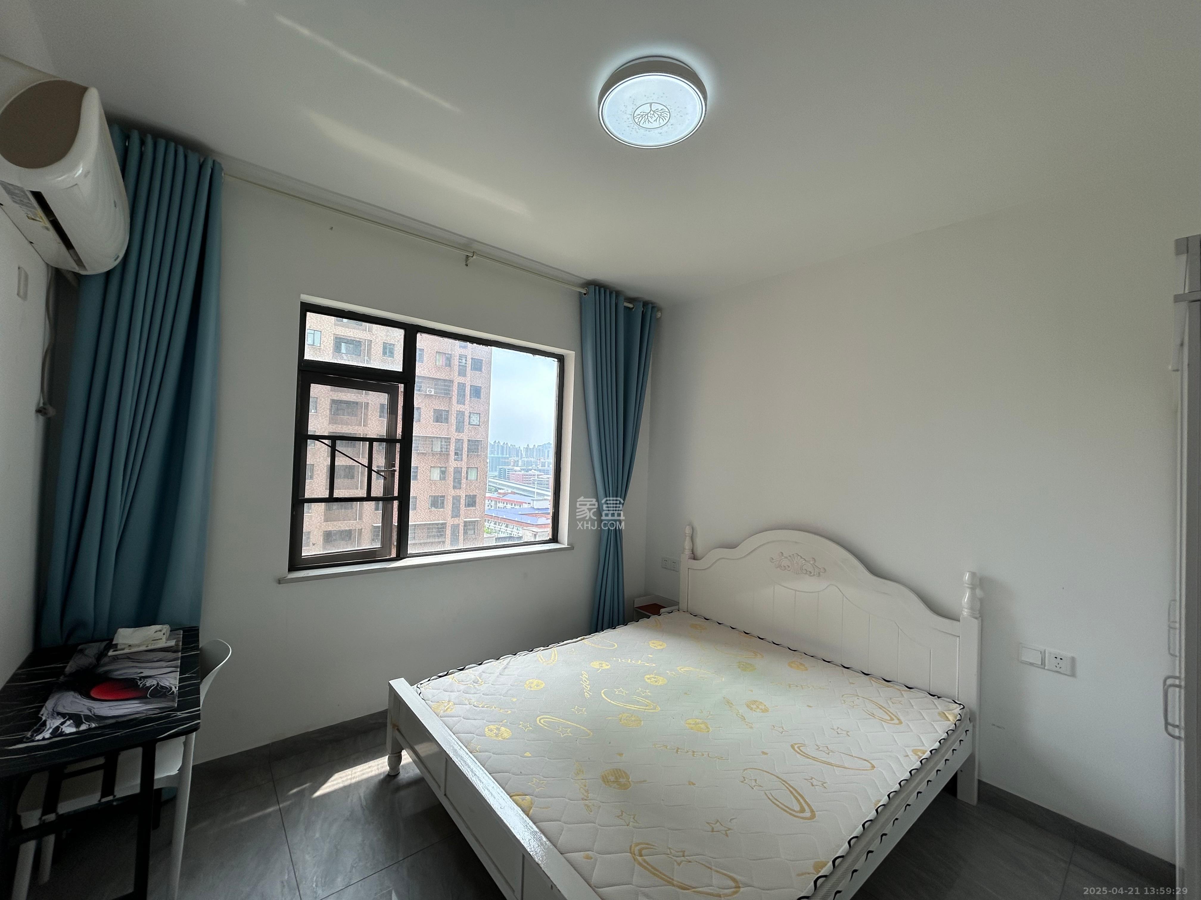 月亮湾草莓街区一、二期 1室2厅1卫 1900.0元/月 月亮湾草莓街区一、二期 1室2厅1卫 1900.0元/月室内图