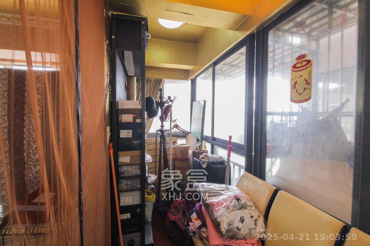 金领家族 1室1厅1卫 1500.0元/月 金领家族 1室1厅1卫 1500.0元/月室内图