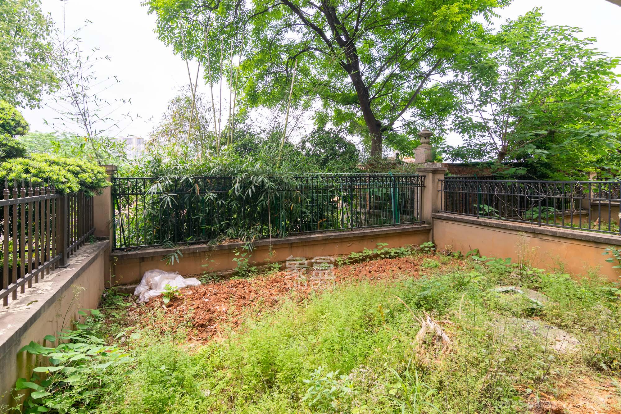 金地三千府(金地湖山樾、金地自在城) 6室3厅4卫 368.0万 金地三千府(金地湖山樾、金地自在城) 6室3厅4卫 368.0万其他