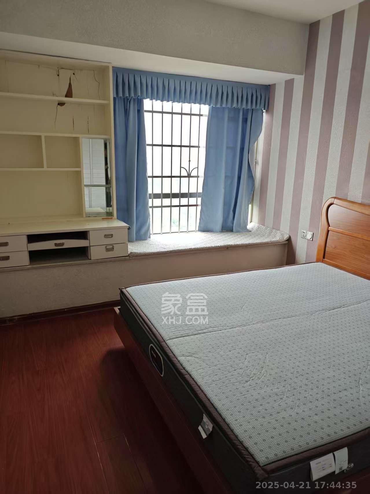 兰亭峰景  2室2厅1卫   2600.00元/月室内图