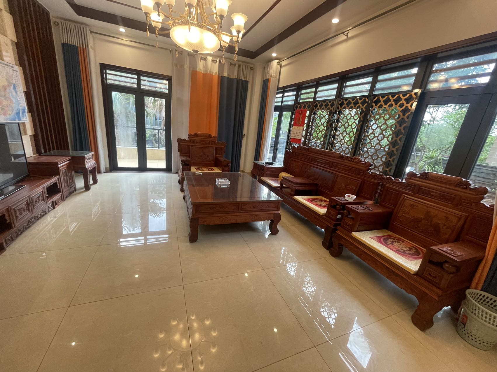 鸿洲江山 9室3厅3卫 16000.0元/月 鸿洲江山 9室3厅3卫 16000.0元/月室内图