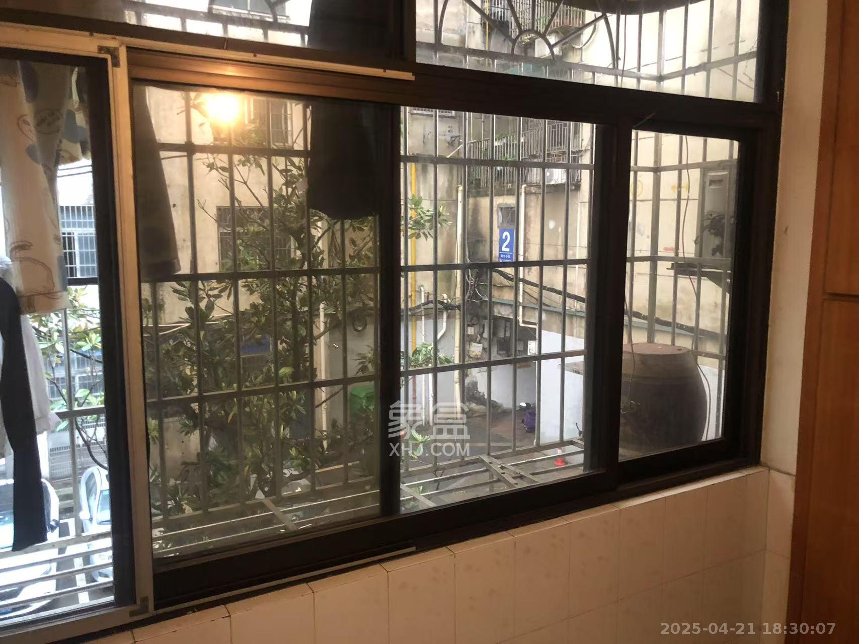 国立投资公司宿舍 2室2厅1卫 2000.0元/月 国立投资公司宿舍 2室2厅1卫 2000.0元/月室内图