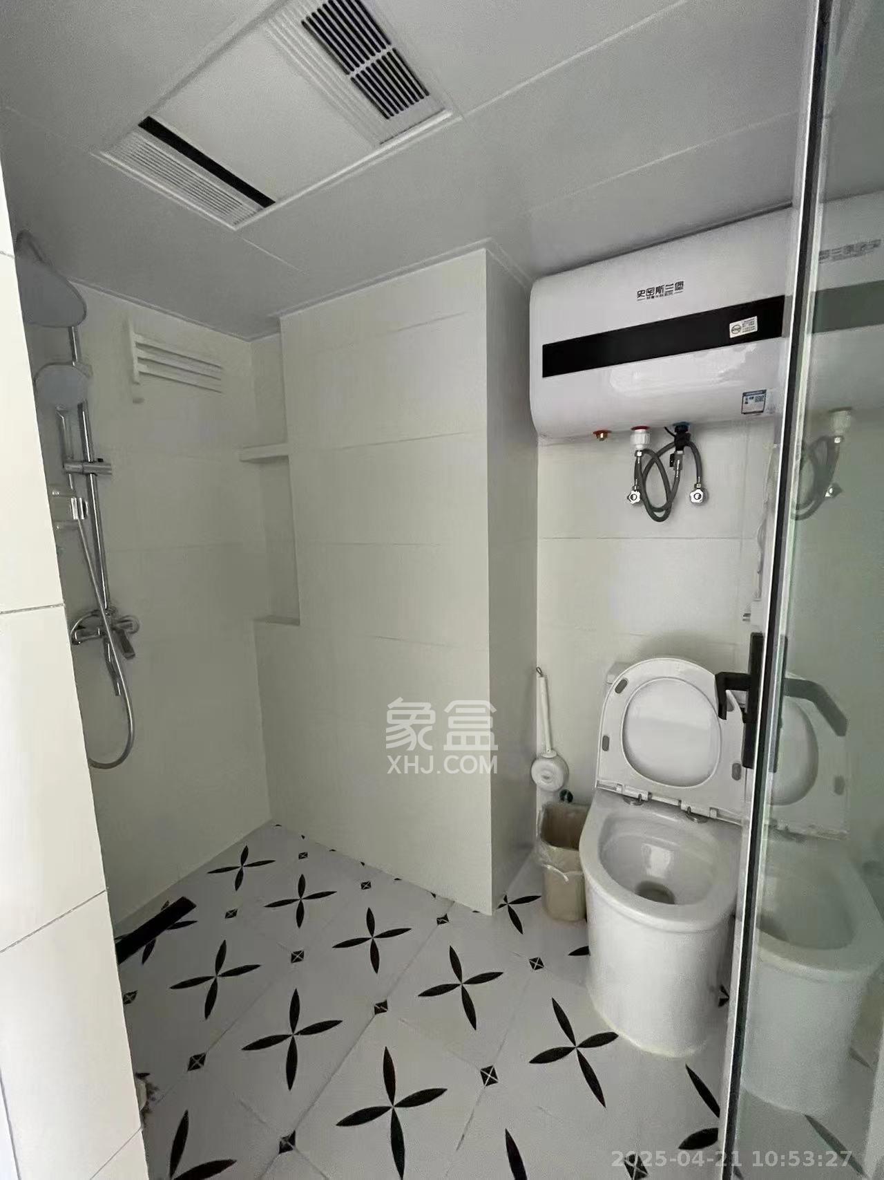 信诚湘江揽月（至善美景大厦）  1室1厅1卫   1800.00元/月室内图