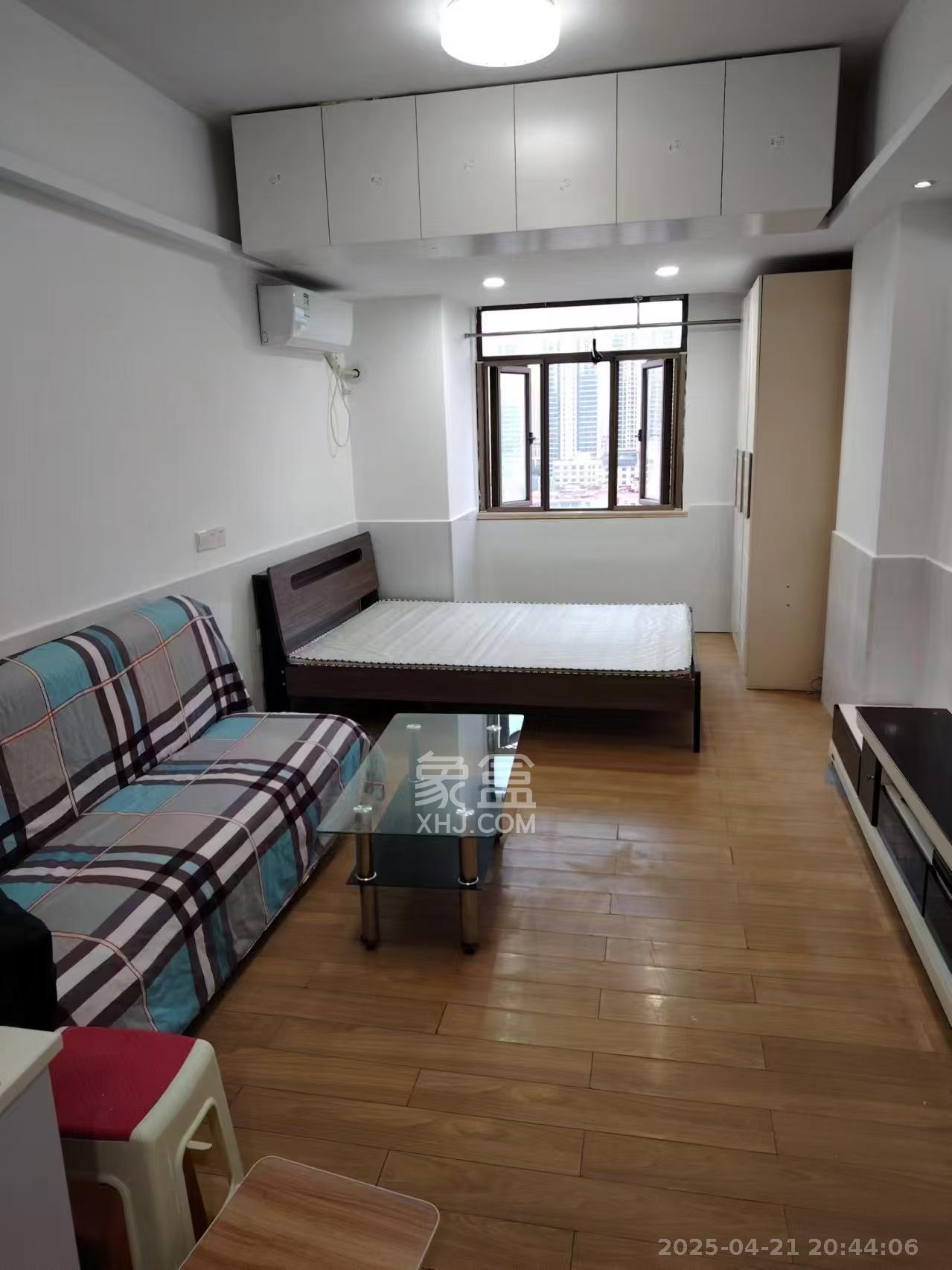 米兰春天  1室1厅1卫    1100.0元/月 米兰春天  1室1厅1卫    1100.0元/月