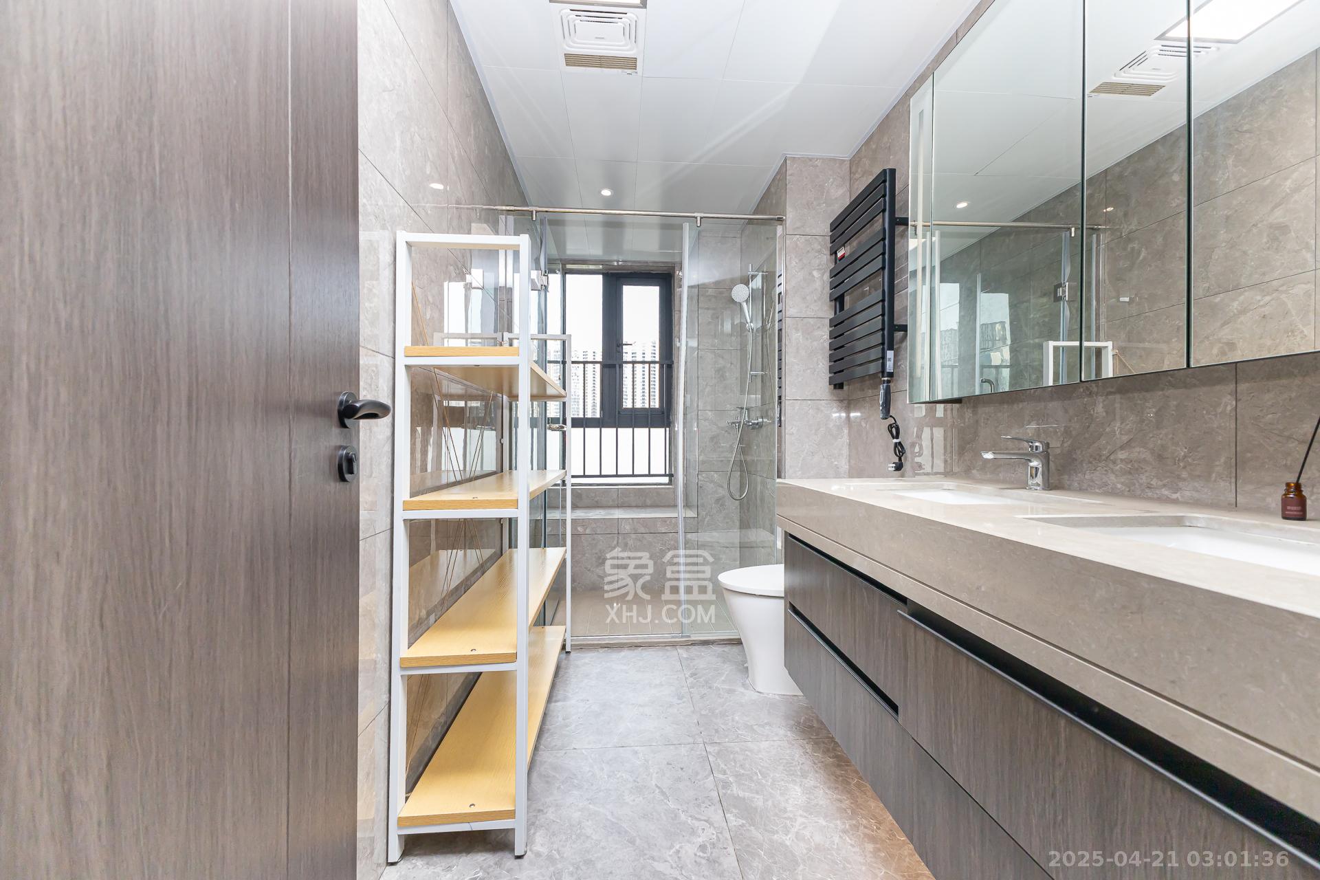 越秀湘江星汇城三期  4室2厅2卫    240.0万 越秀湘江星汇城三期  4室2厅2卫    240.0万卫生间