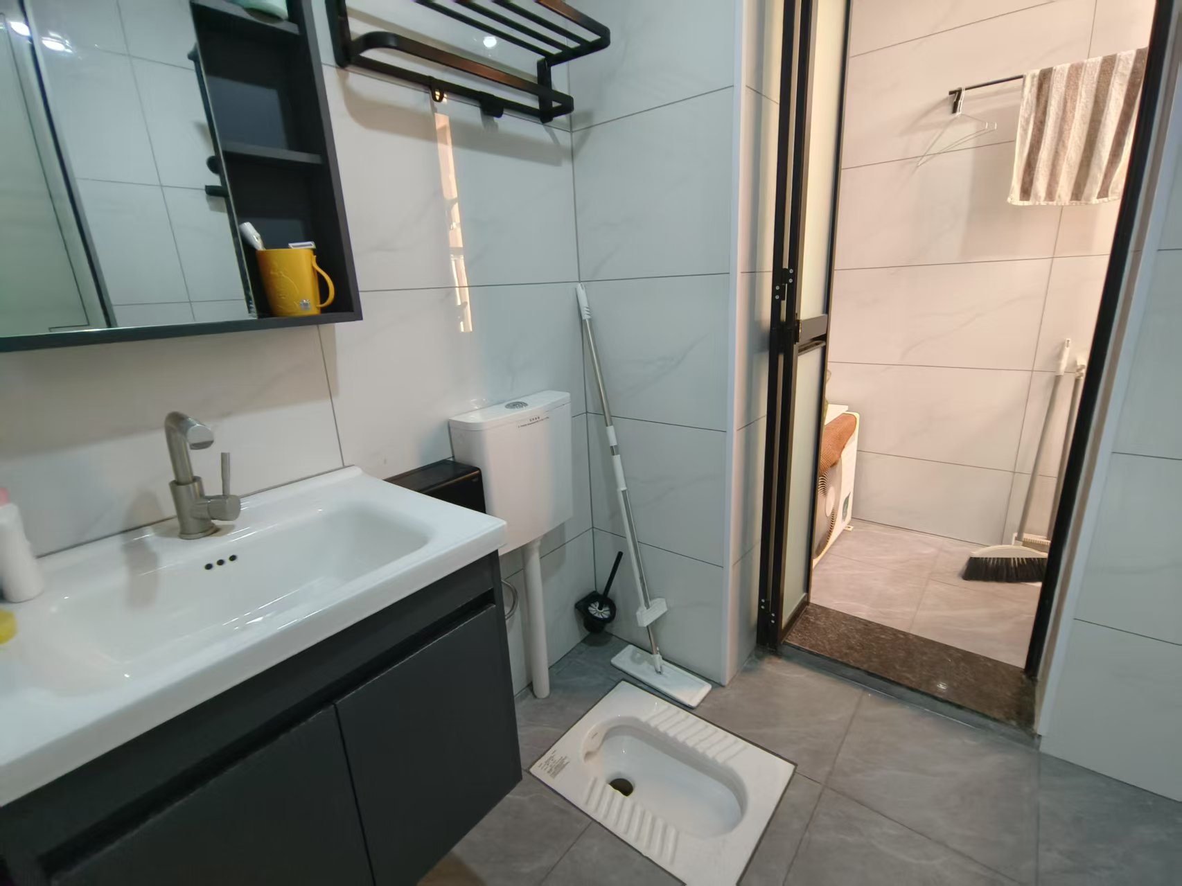 缇香名苑二期  2室2厅1卫    1800.0元/月 缇香名苑二期  2室2厅1卫    1800.0元/月室内图