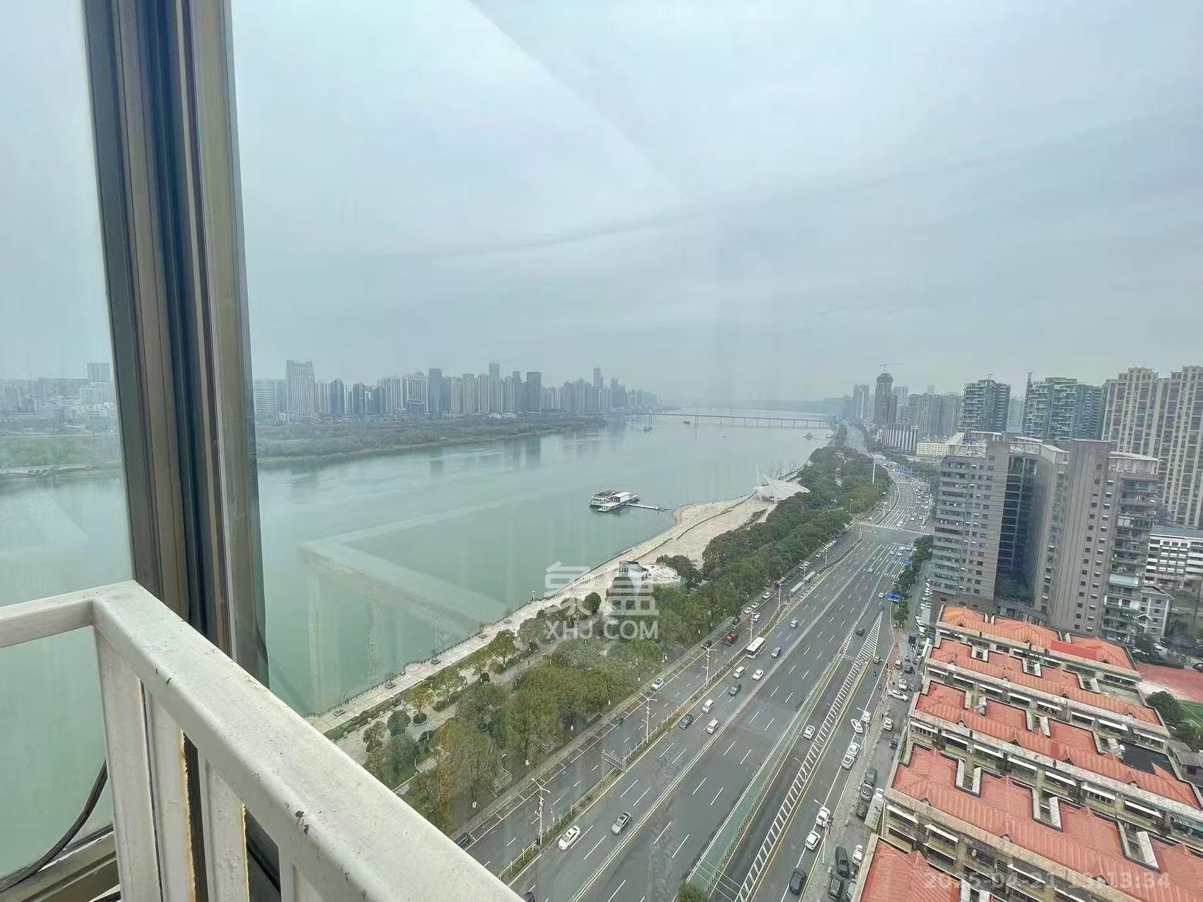 欧陆经典  3室2厅2卫   3600.00元/月室内图