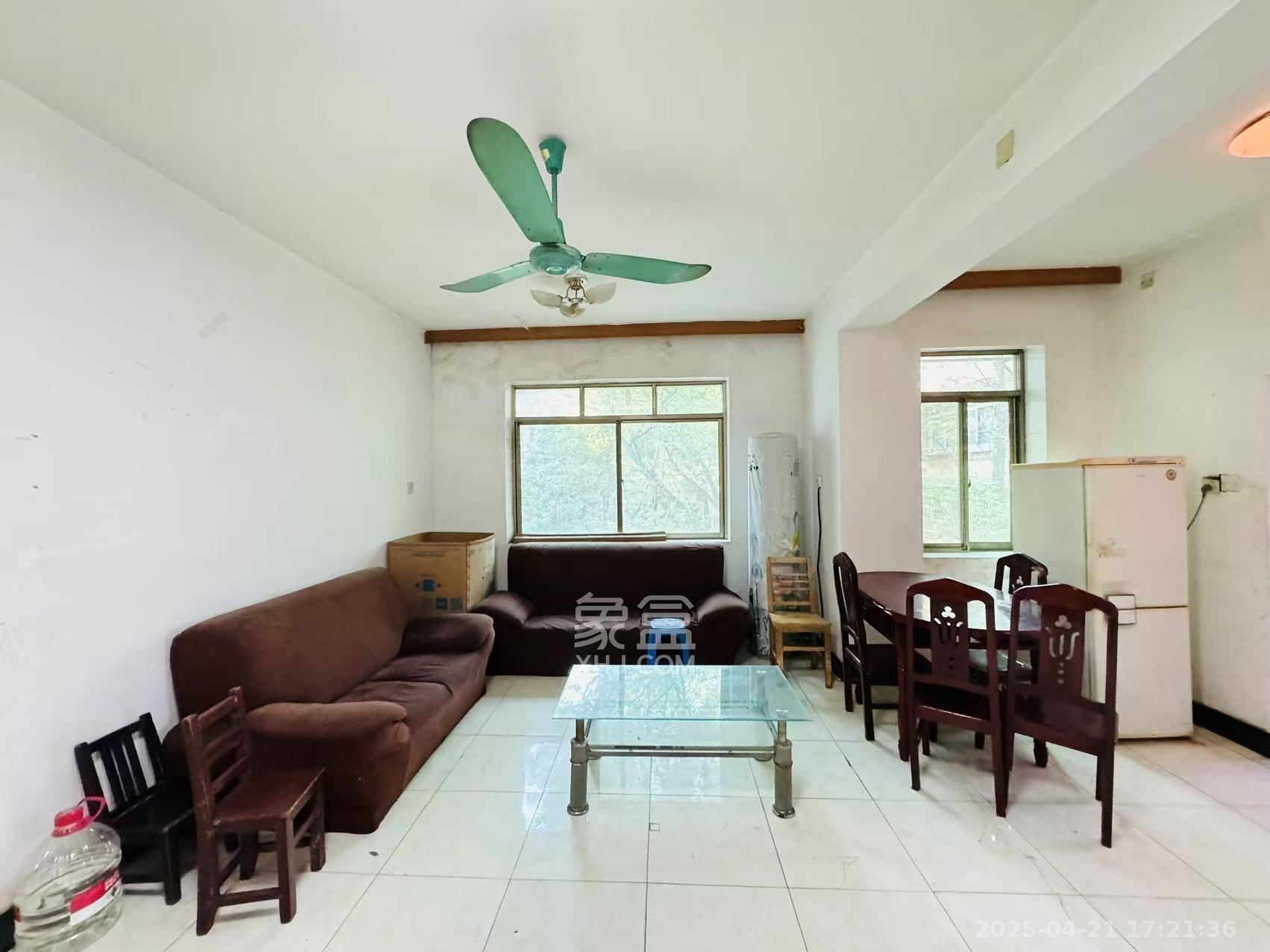 广厦新村 2室1厅1卫 1200.0元/月 广厦新村 2室1厅1卫 1200.0元/月室内图