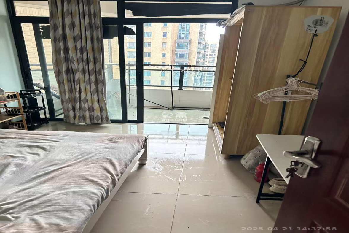 湘府9号  1室2厅1卫    700.0元/月 湘府9号  1室2厅1卫    700.0元/月室内图