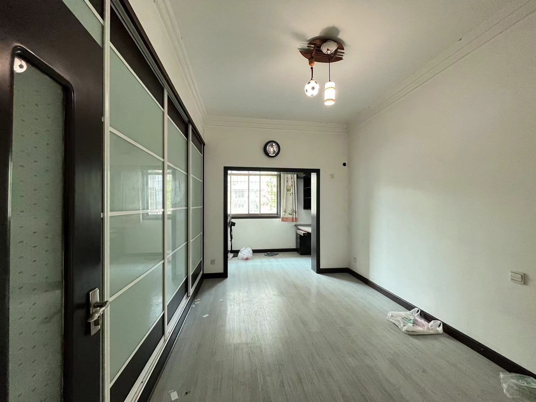 中级人民法院 1室0厅0卫 1800.0元/月 中级人民法院 1室0厅0卫 1800.0元/月室内图