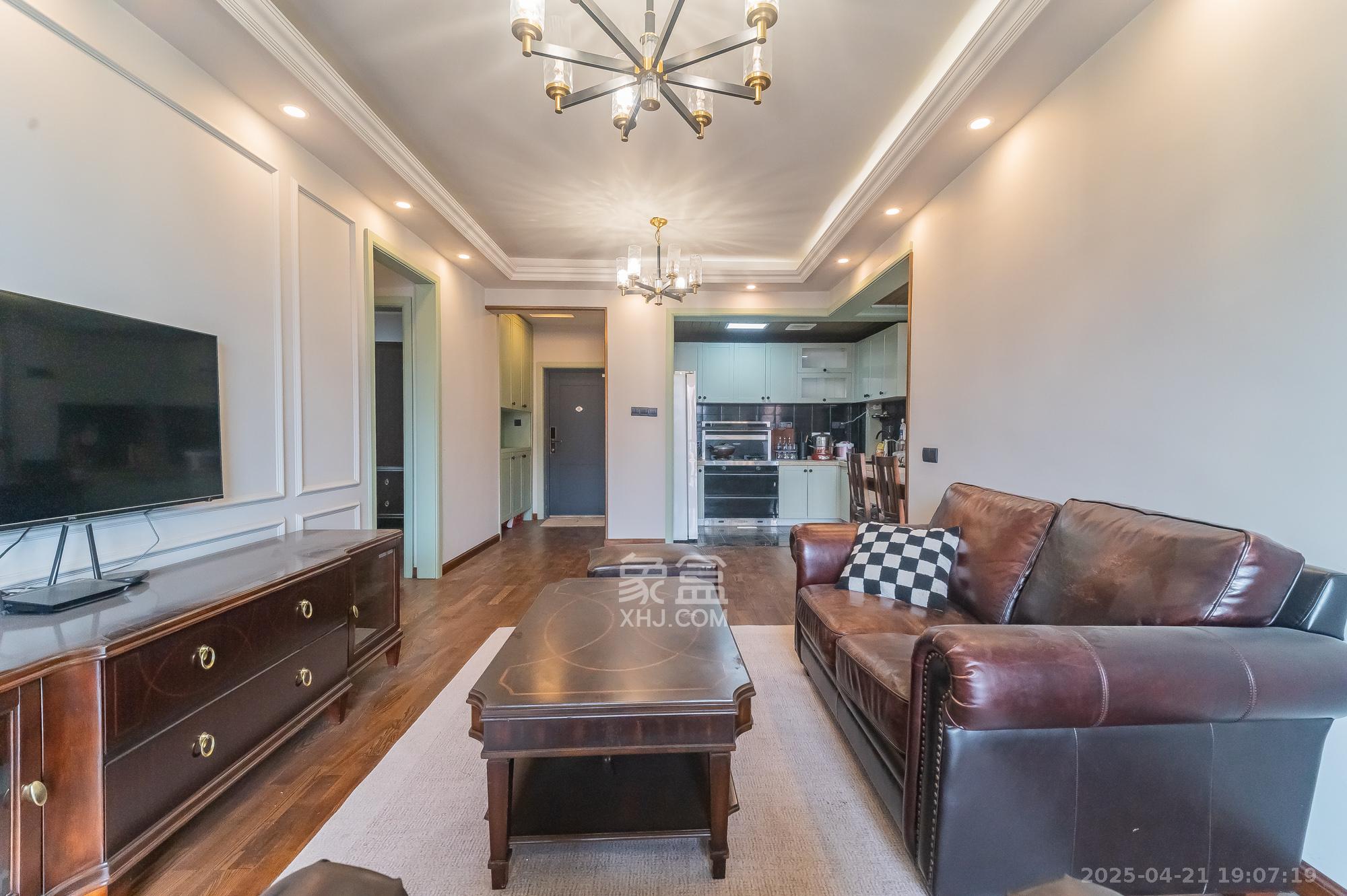 海伦春天 2室2厅1卫 56.0万 海伦春天 2室2厅1卫 56.0万客厅