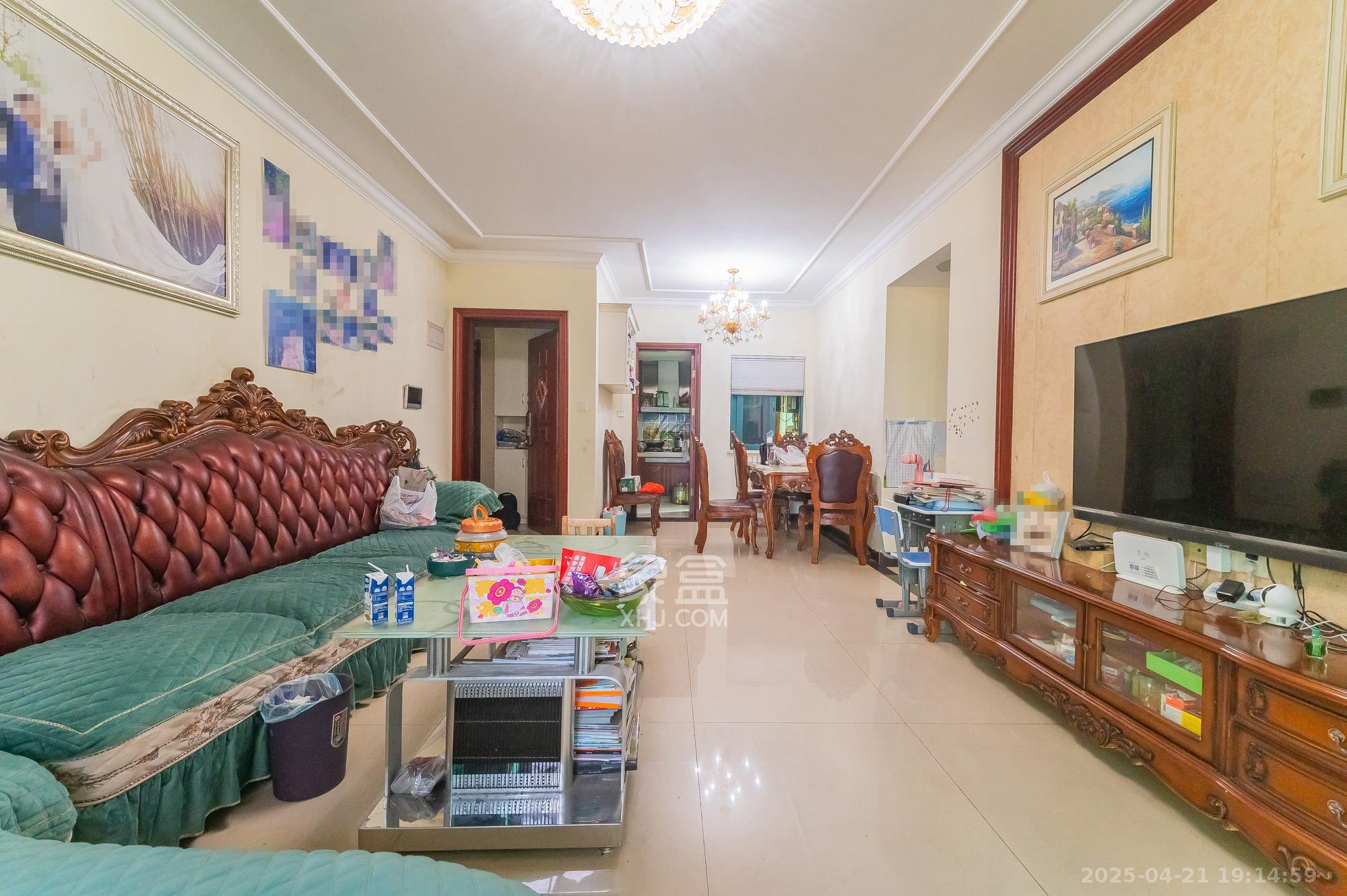 恒大翡翠华庭 3室2厅1卫 80.0万 恒大翡翠华庭 3室2厅1卫 80.0万客厅