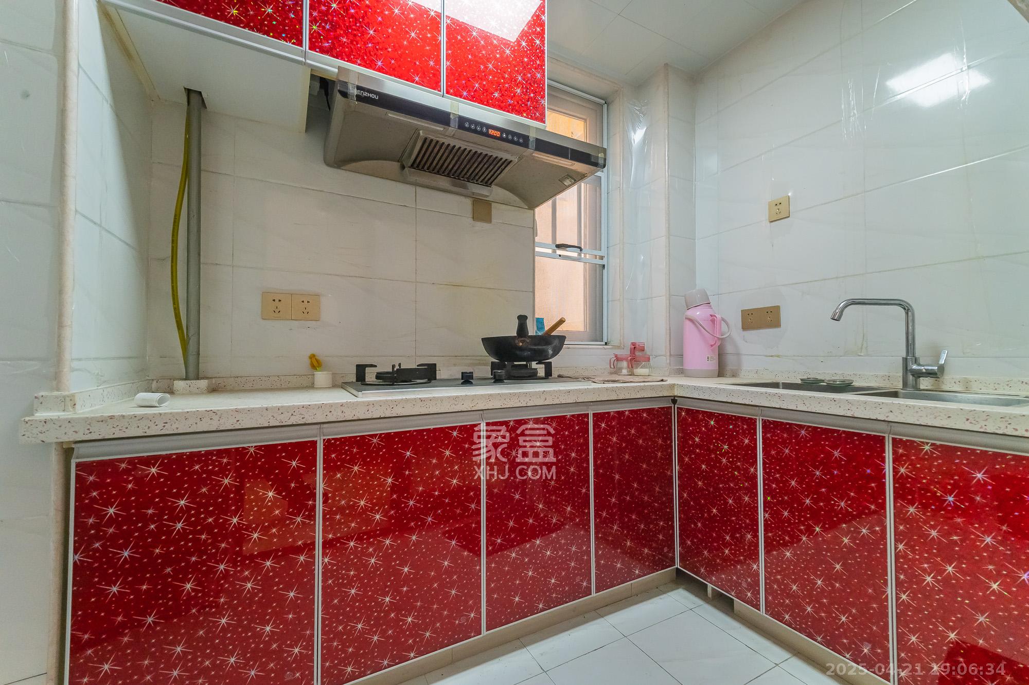 MOMA当代广场 3室2厅1卫 58.8万 MOMA当代广场 3室2厅1卫 58.8万厨房