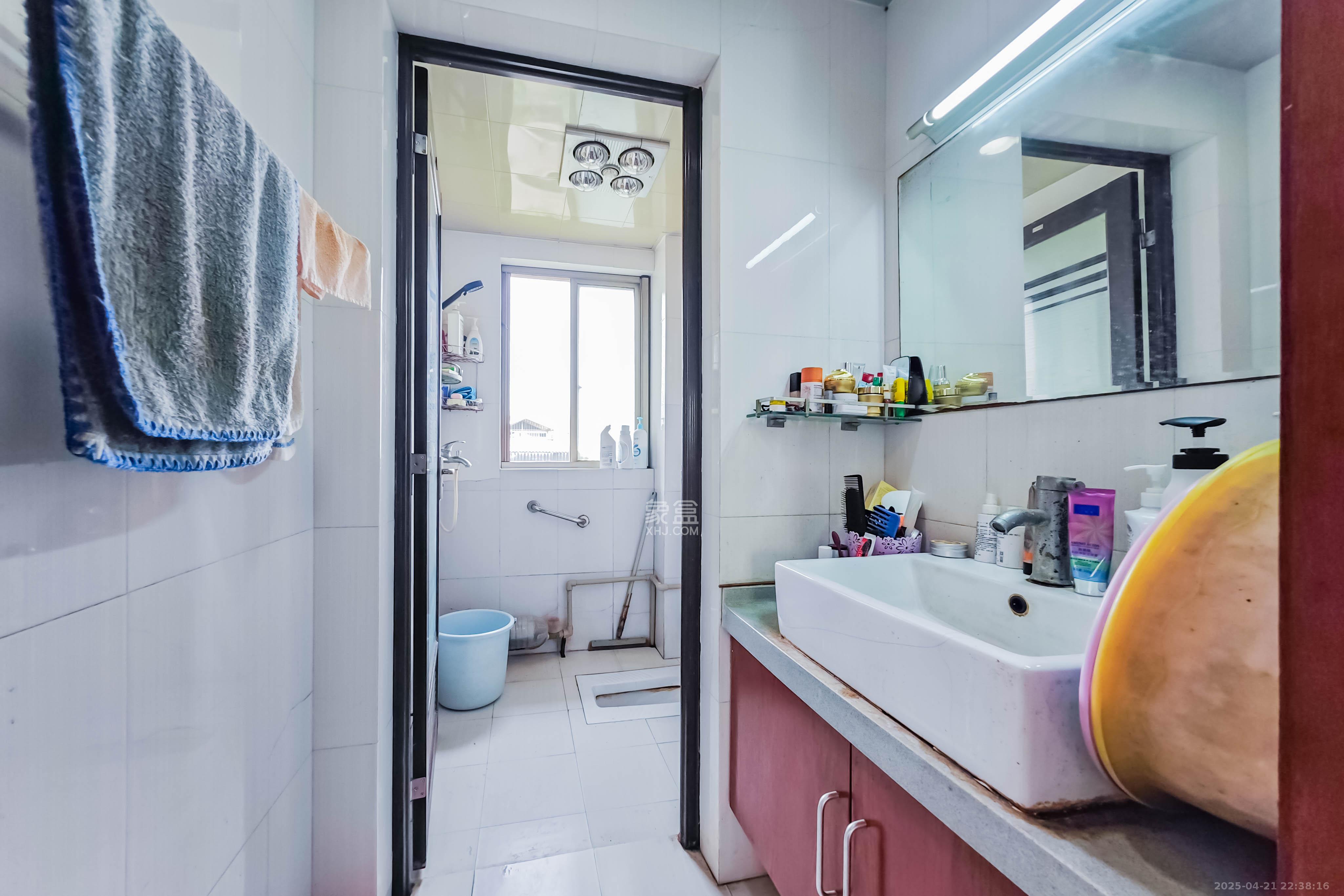 龙吉湾小区(龙瑞尚苑) 3室2厅2卫 44.0万 龙吉湾小区(龙瑞尚苑) 3室2厅2卫 44.0万卫生间