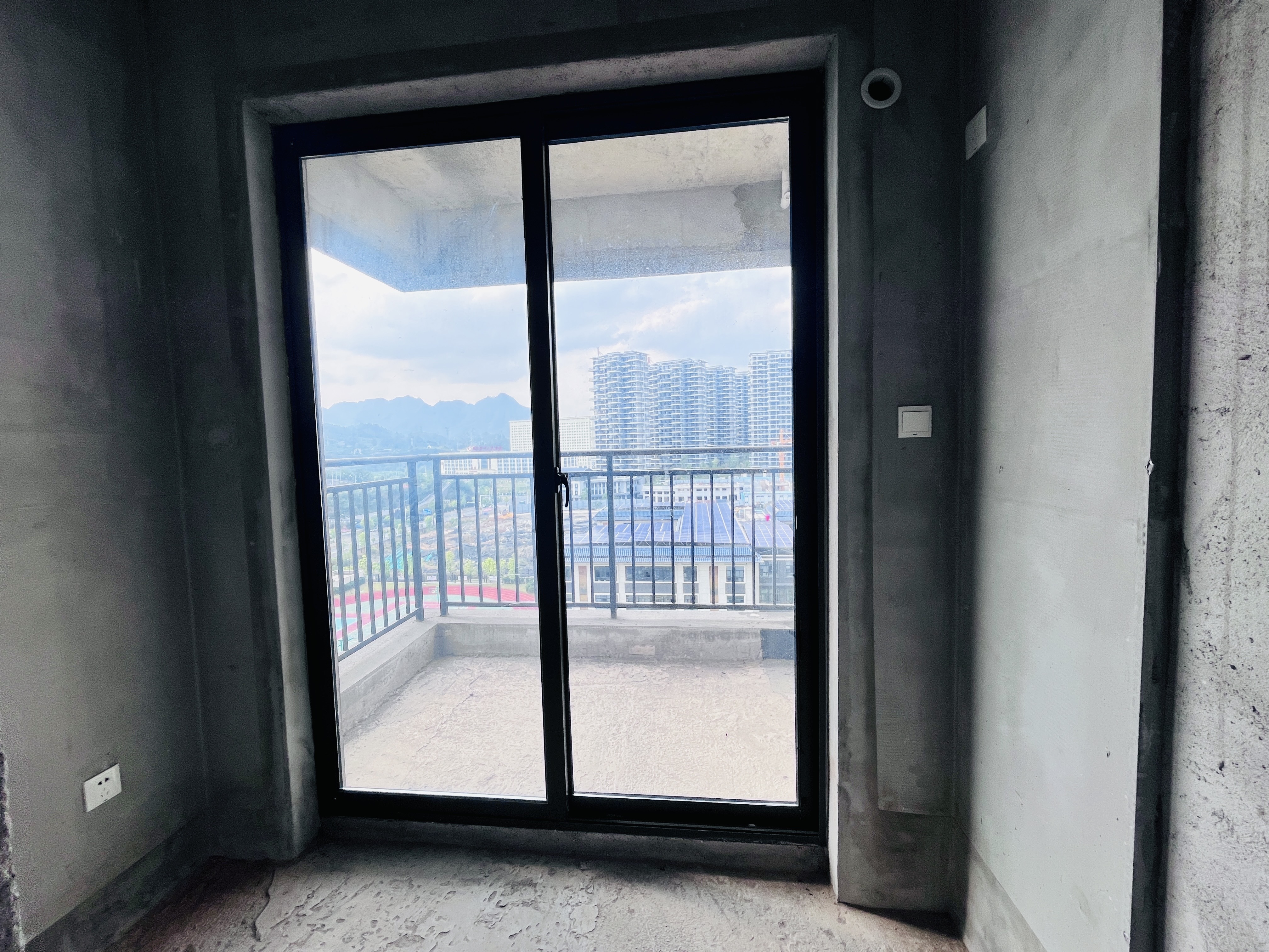 中建凤栖台  1室0厅0卫   56.80万客厅