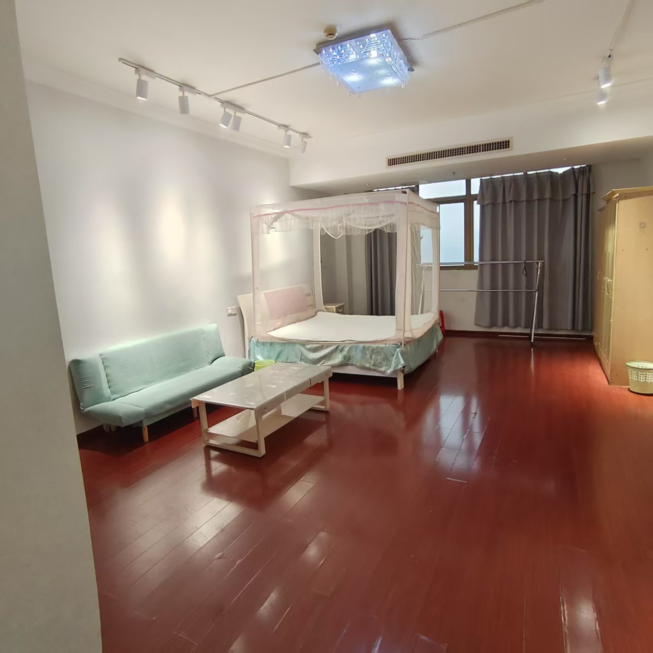 西湖公寓  1室0厅0卫   1100.00元/月室内图