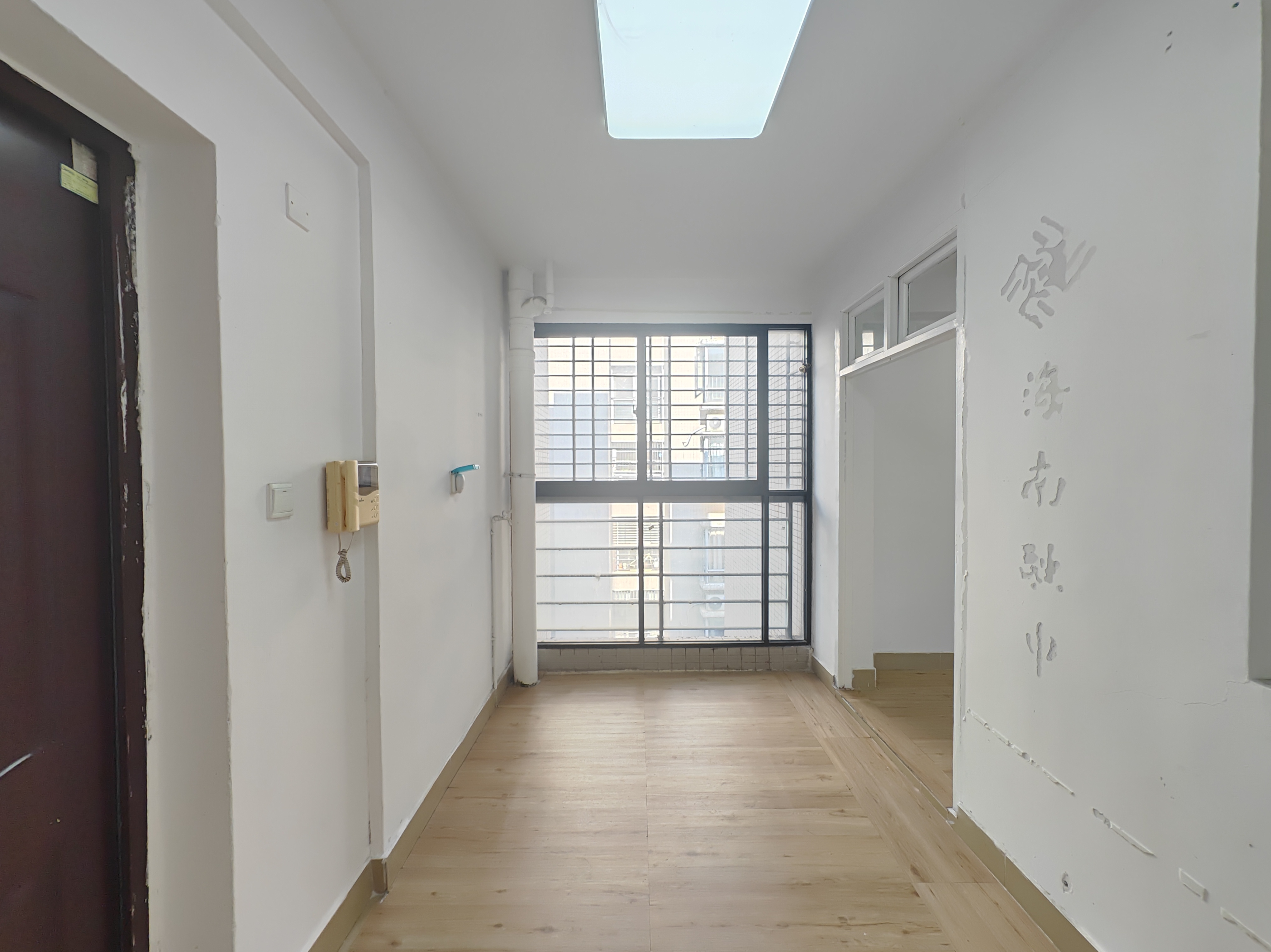 玉沙广场（京华城）  2室2厅1卫   2600.00元/月室内图