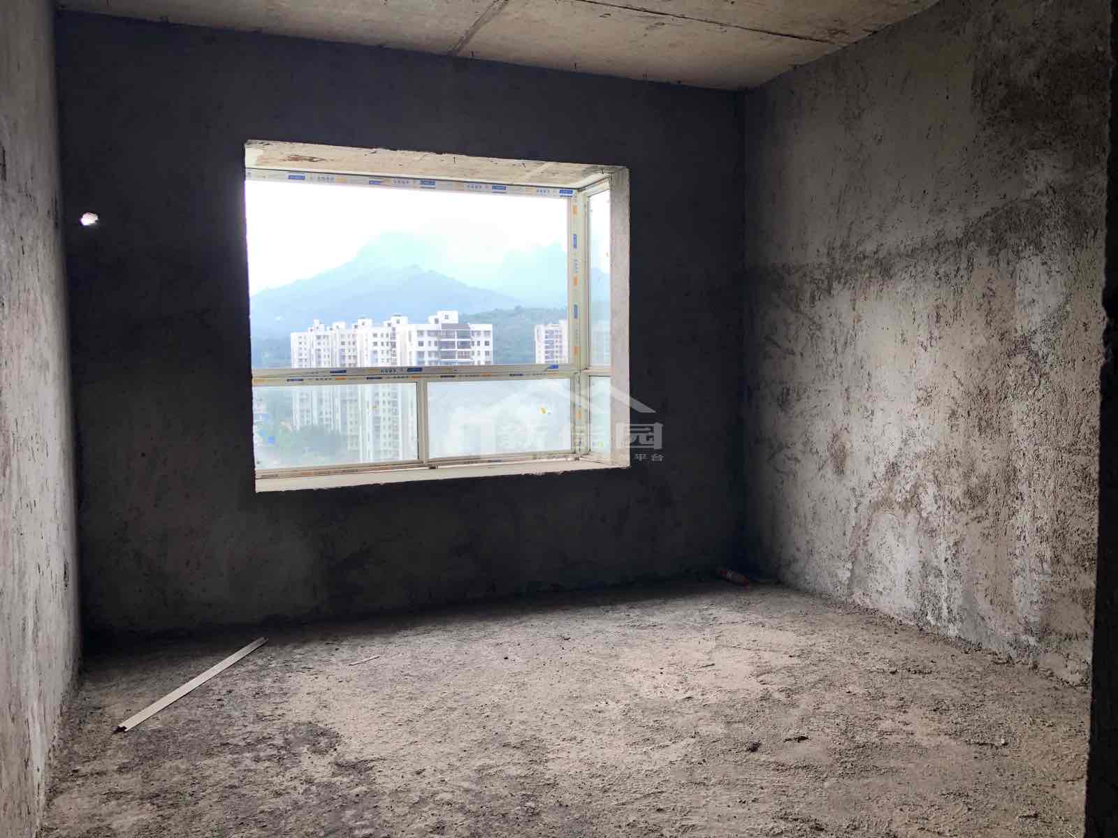 时代港湾  3室2厅2卫   61.80万客厅