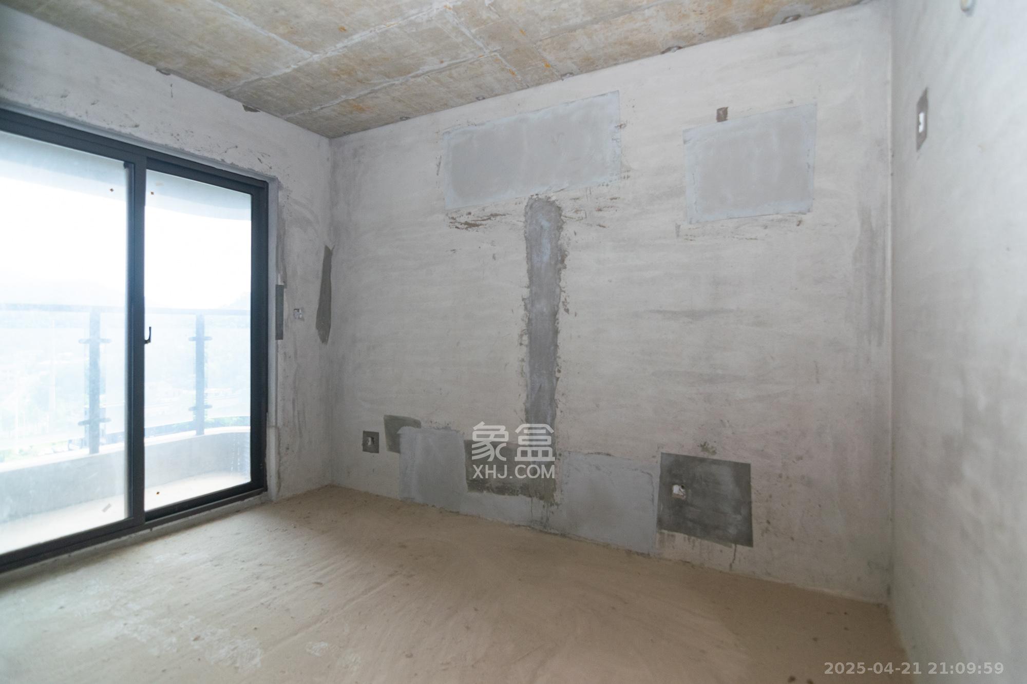 润和长郡(润和紫郡二三期) 4室2厅2卫 82.0万 润和长郡(润和紫郡二三期) 4室2厅2卫 82.0万卧室