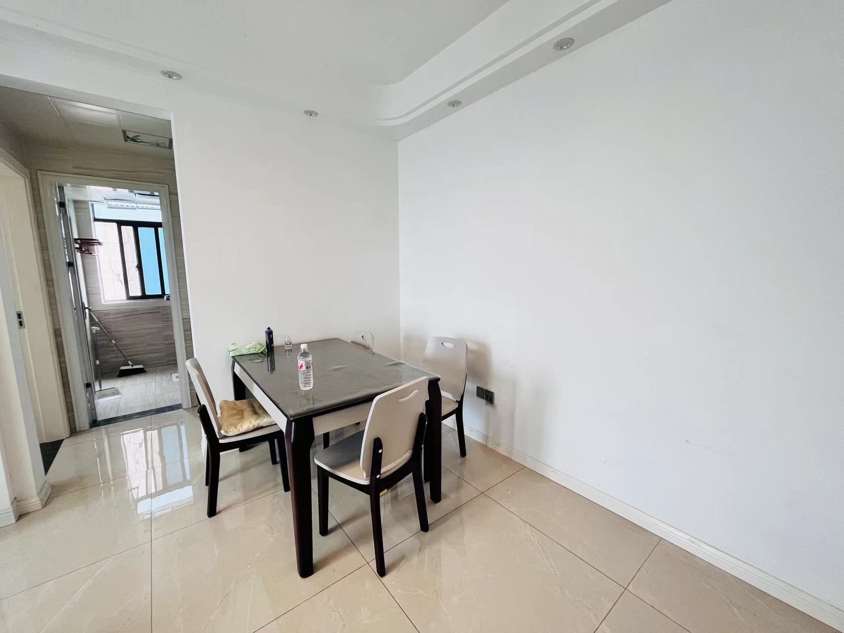 新都汇 2室2厅1卫 1300.0元/月 新都汇 2室2厅1卫 1300.0元/月室内图