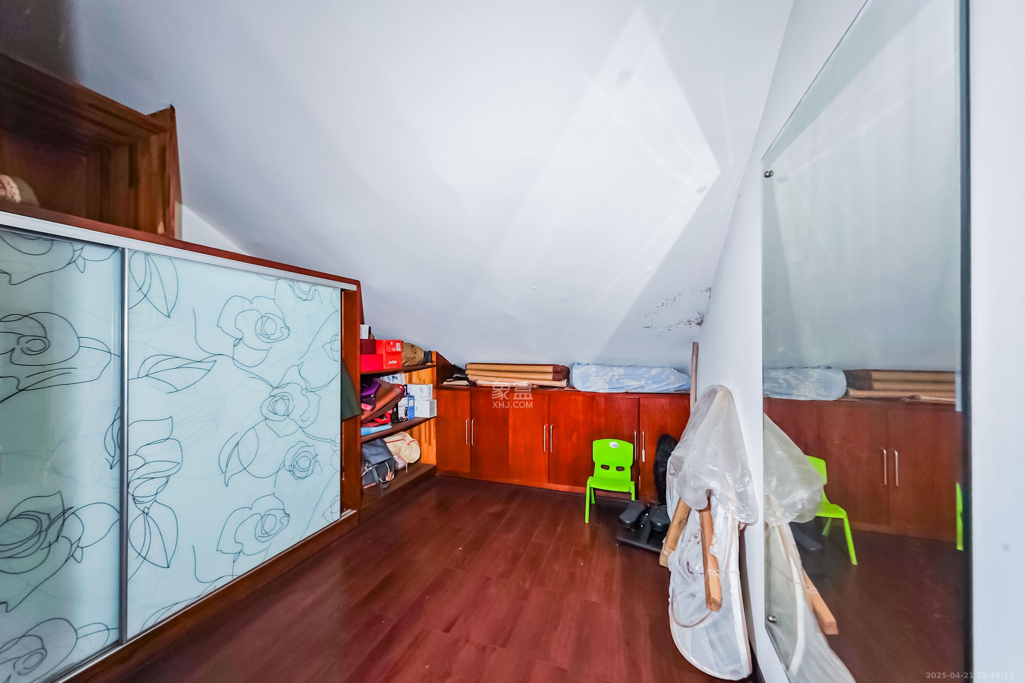 龙吉湾小区(龙瑞尚苑) 3室2厅2卫 44.0万 龙吉湾小区(龙瑞尚苑) 3室2厅2卫 44.0万其他