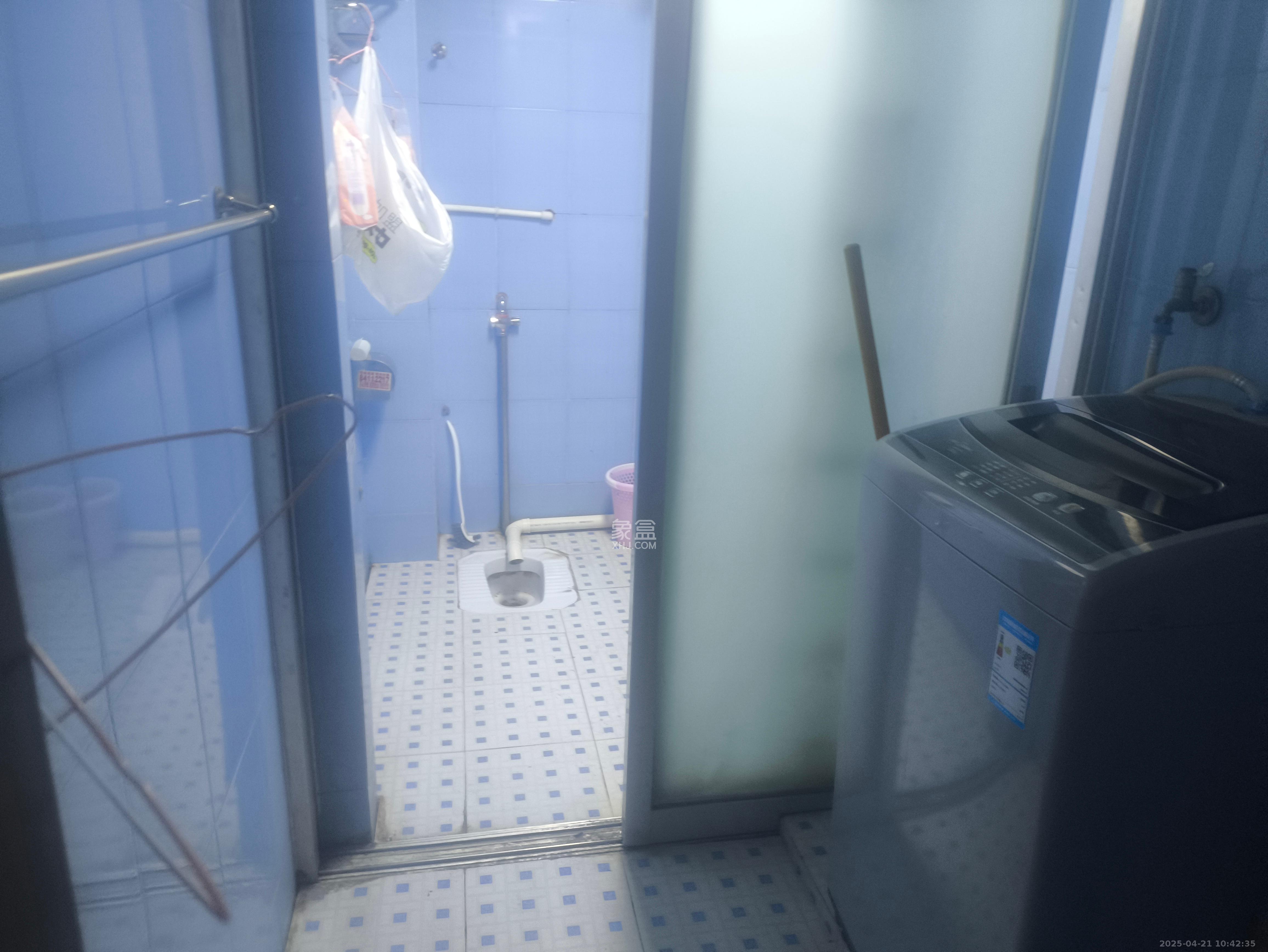 燕山街社区  3室1厅1卫   2000.00元/月室内图