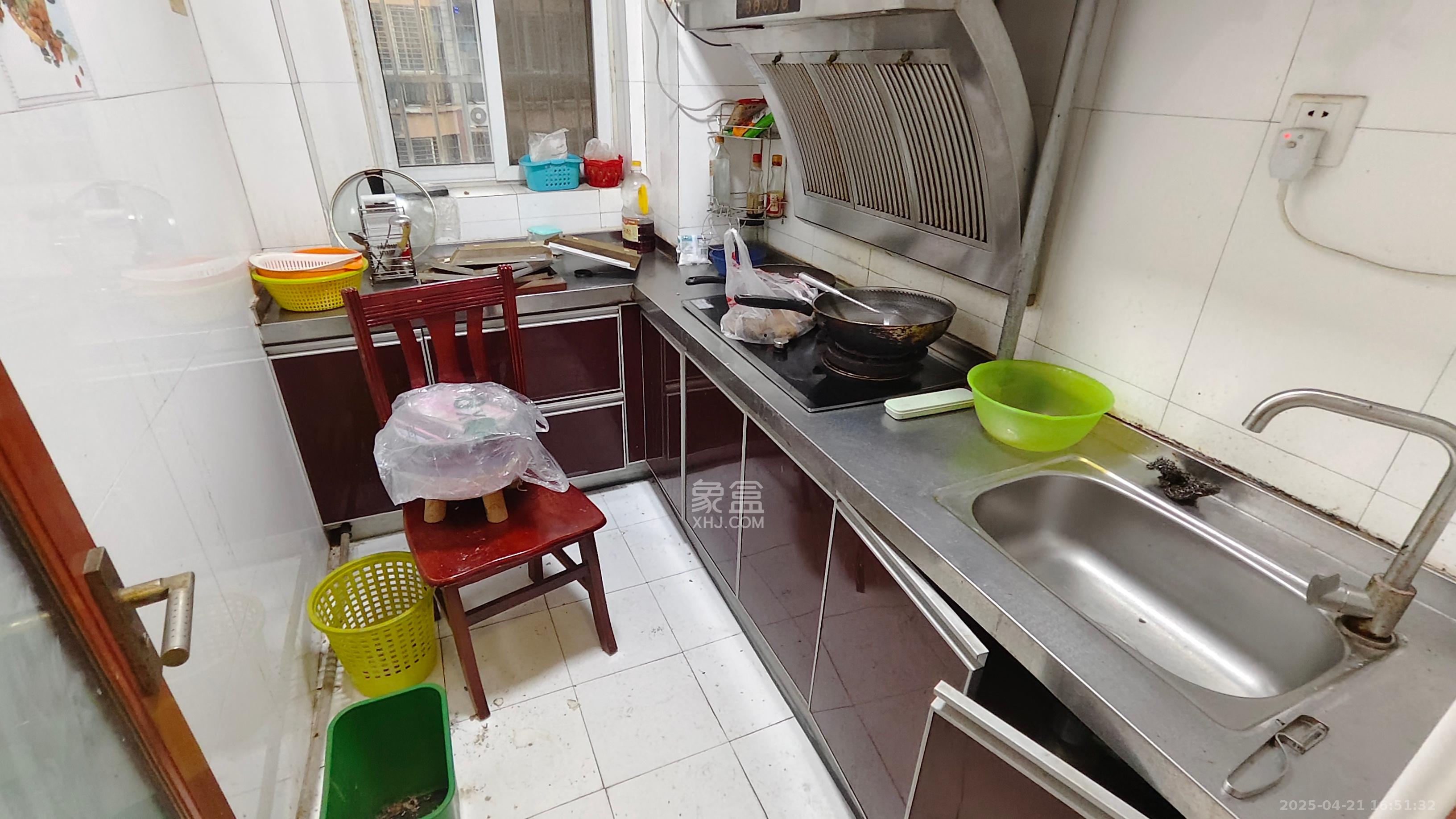 水木兰庭 3室2厅1卫 1800.0元/月 水木兰庭 3室2厅1卫 1800.0元/月室内图