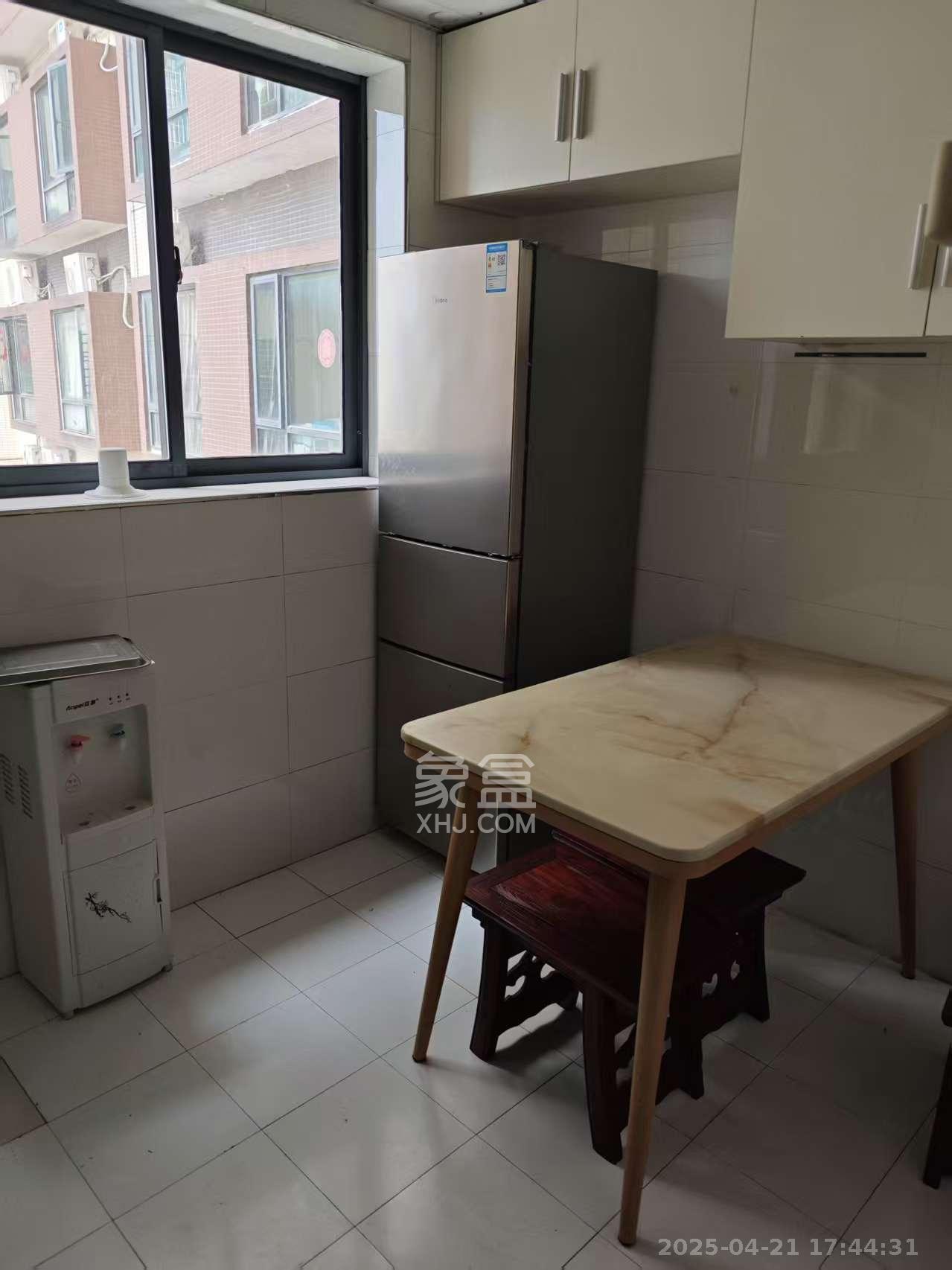 兰亭峰景 2室2厅1卫 2600.0元/月 兰亭峰景 2室2厅1卫 2600.0元/月室内图