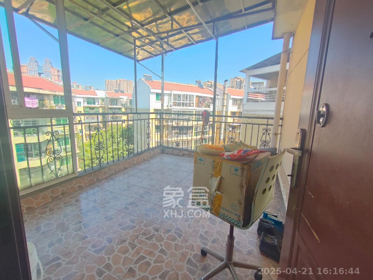 恩瑞麓山名园(龙王港小区) 4室2厅2卫 3000.0元/月 恩瑞麓山名园(龙王港小区) 4室2厅2卫 3000.0元/月室内图