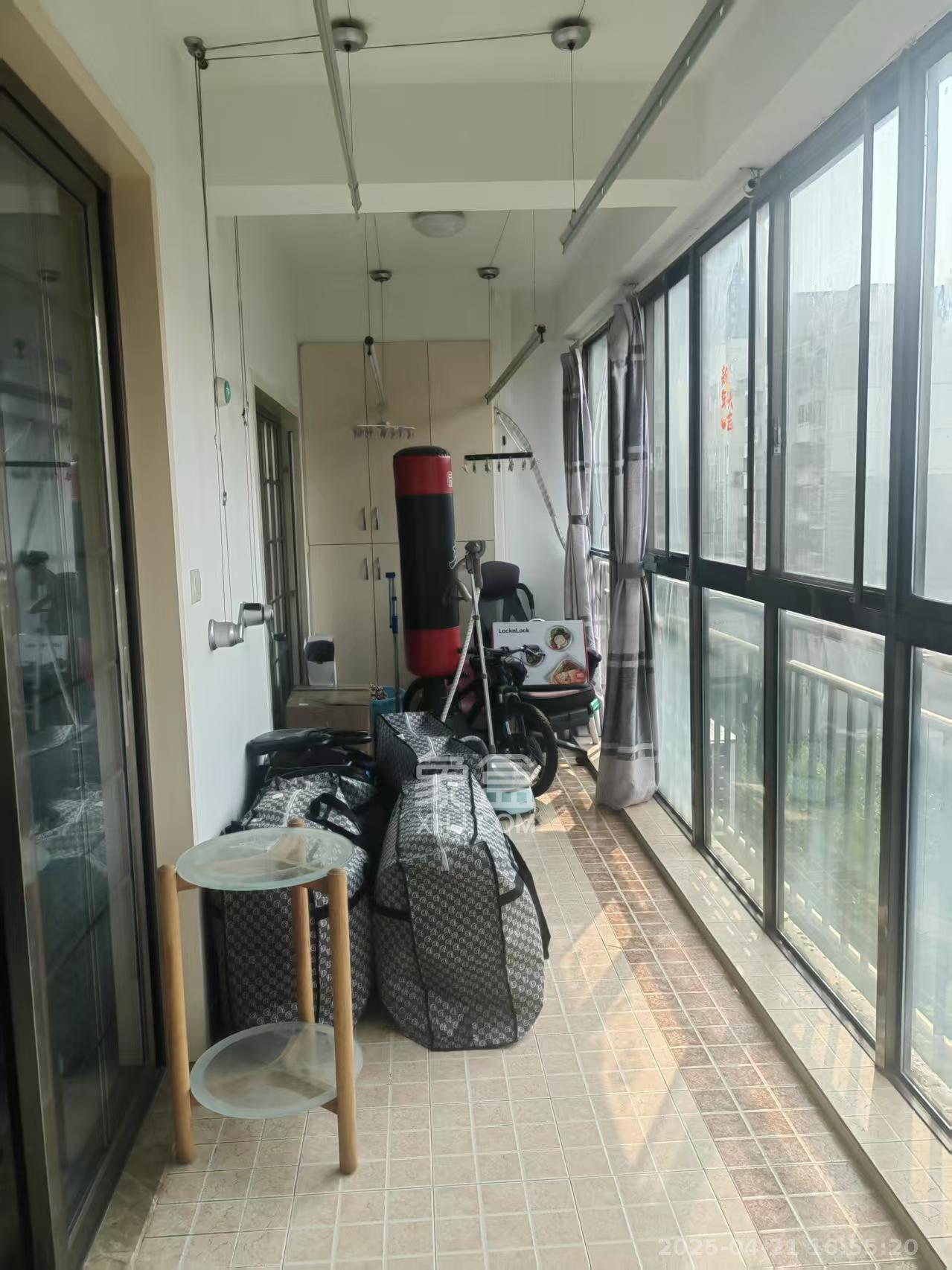 科大佳园北苑  4室2厅2卫   3600.00元/月室内图