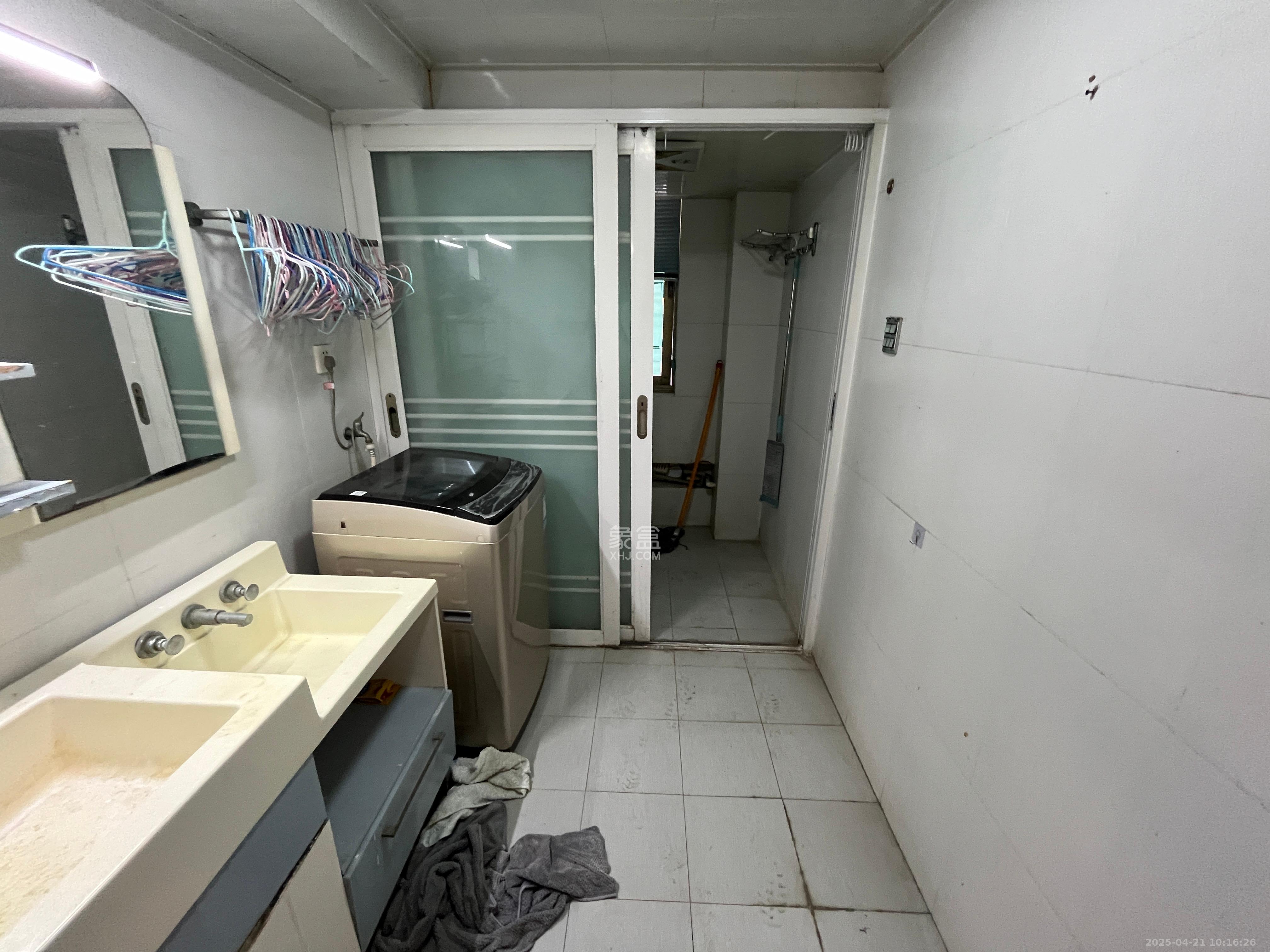 石长铁路宿舍  3室2厅2卫   2800.00元/月室内图