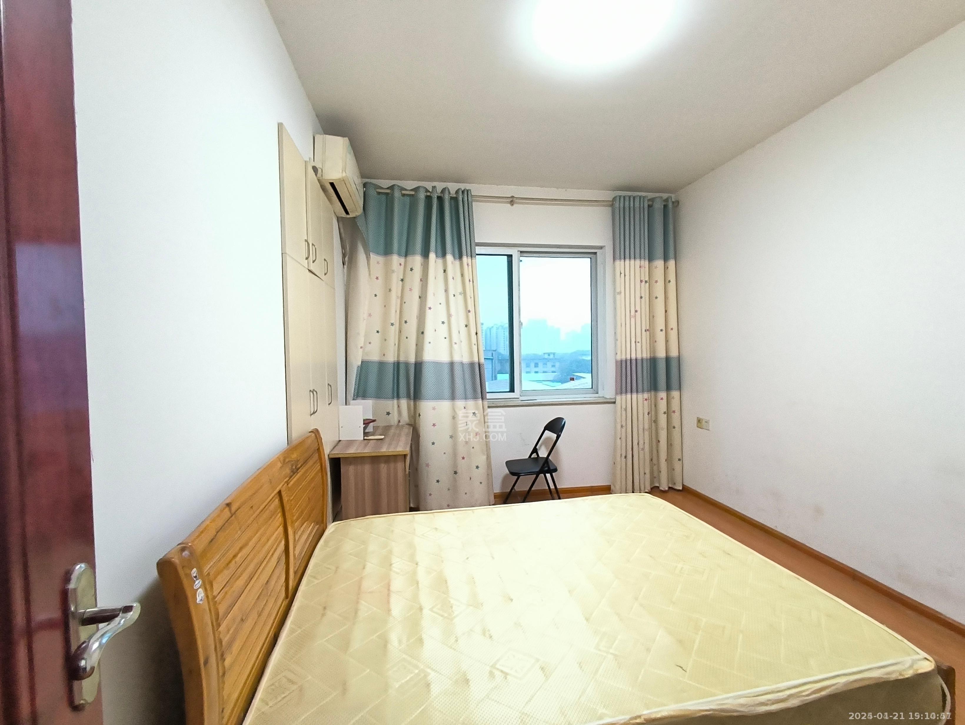 康馨佳园 4室2厅2卫 2000.0元/月 康馨佳园 4室2厅2卫 2000.0元/月室内图